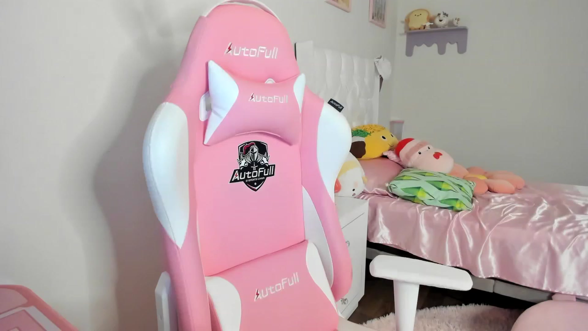 Gallery image thumbnail from Cherrycute666's myfreecams stream on, 08/19/2023, 02:00 image 5 of 20