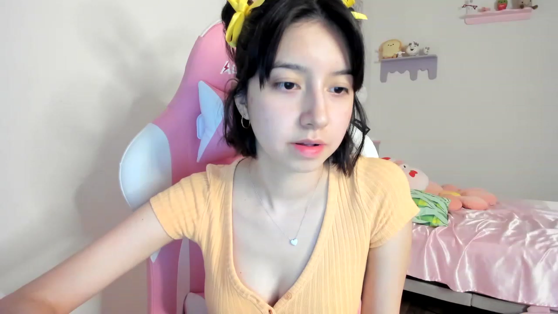 Gallery image thumbnail from Cherrycute666's myfreecams stream on, 08/19/2023, 02:00 image 6 of 20