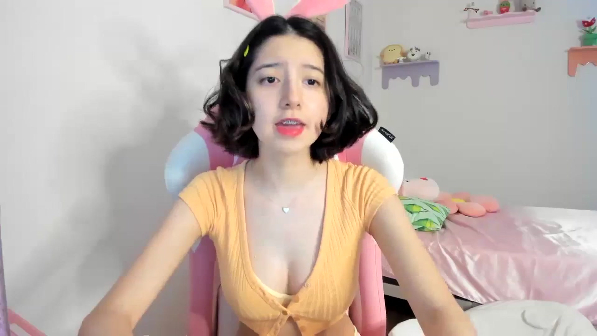 Gallery image thumbnail from Cherrycute666's myfreecams stream on, 08/19/2023, 07:03 image 10 of 20