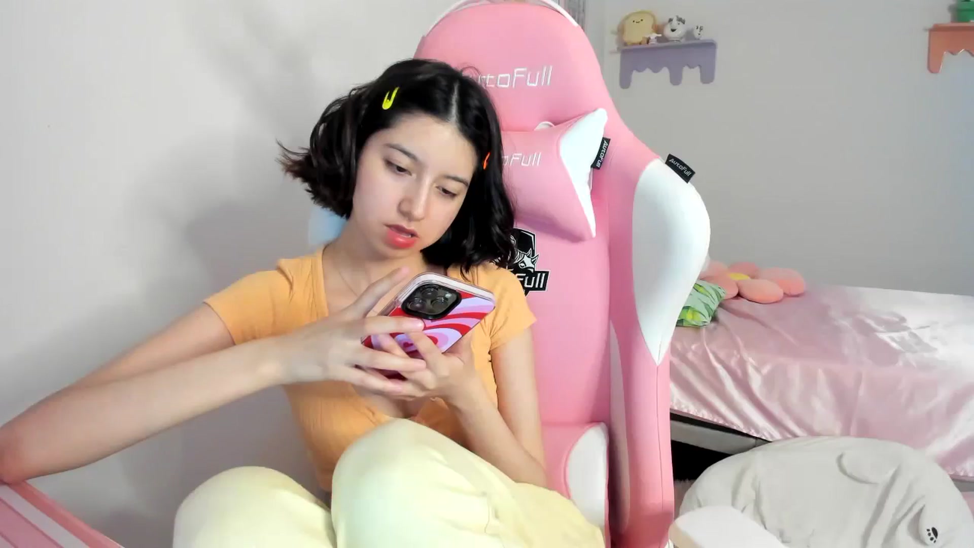 Gallery image thumbnail from Cherrycute666's myfreecams stream on, 08/19/2023, 07:03 image 16 of 20
