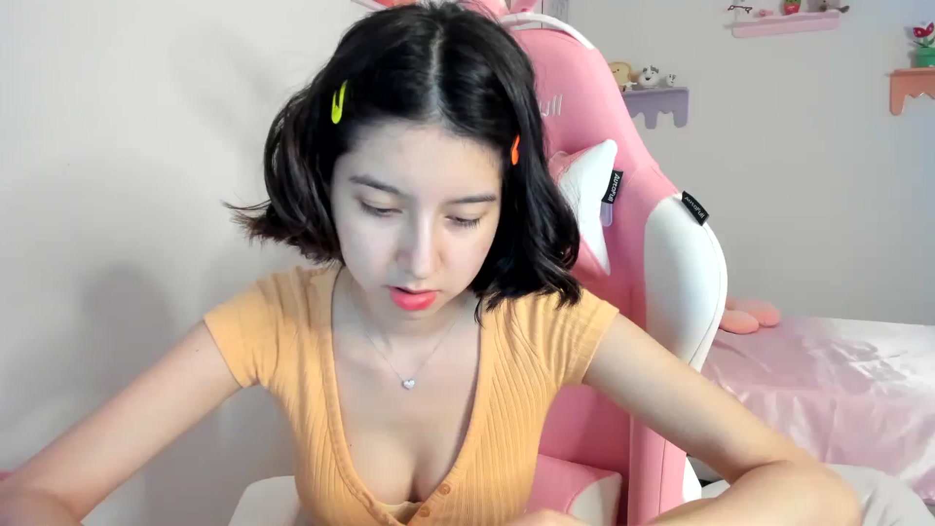 Gallery image thumbnail from Cherrycute666's myfreecams stream on, 08/19/2023, 07:03 image 15 of 20