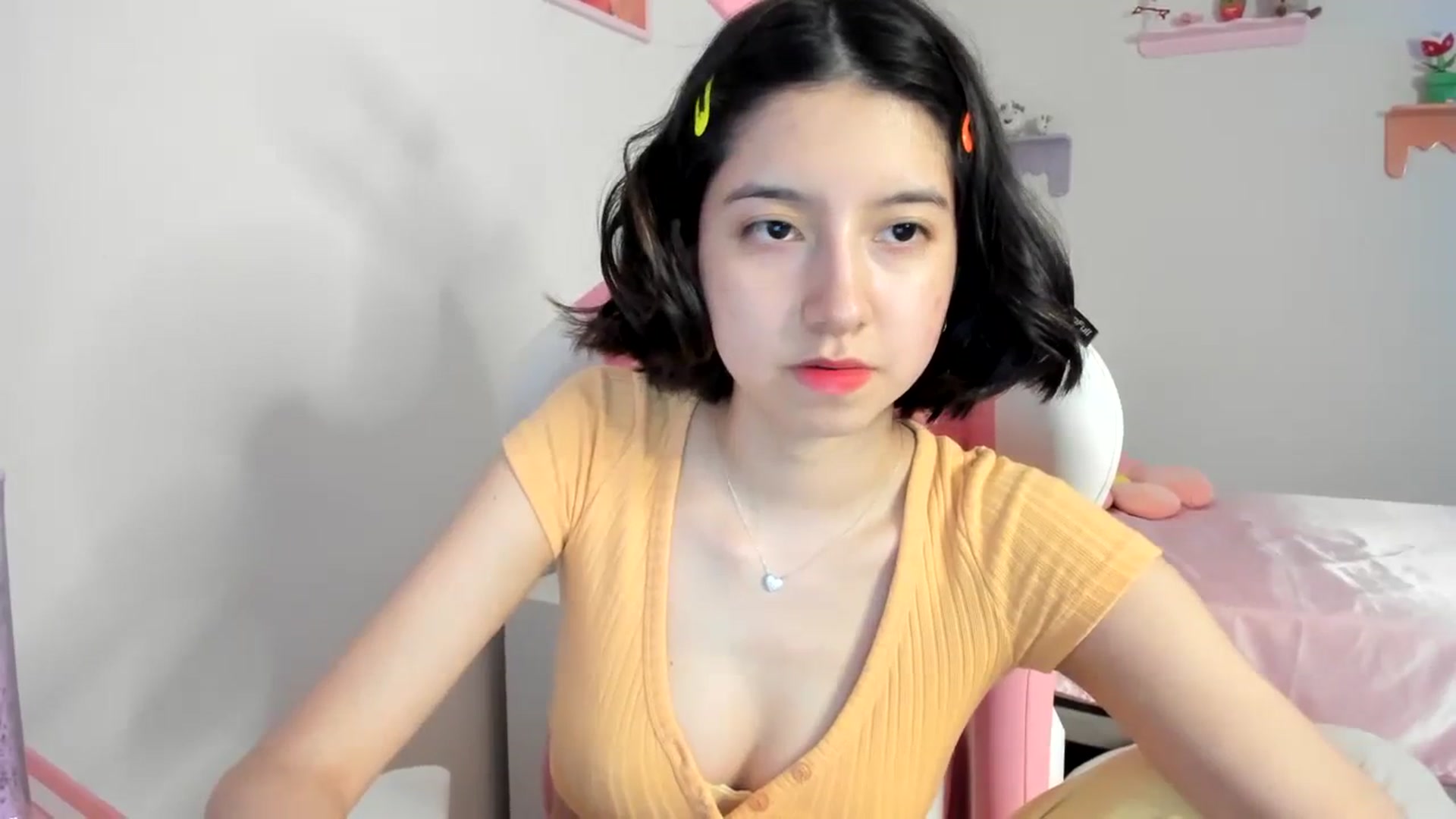 Gallery image thumbnail from Cherrycute666's myfreecams stream on, 08/19/2023, 07:03 image 14 of 20