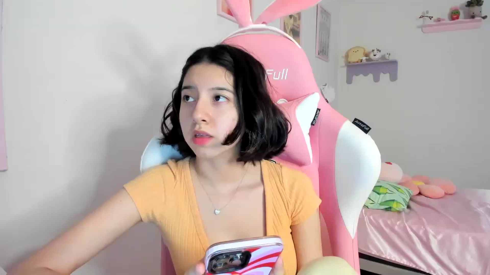 Gallery image thumbnail from Cherrycute666's myfreecams stream on, 08/19/2023, 08:04 image 1 of 20