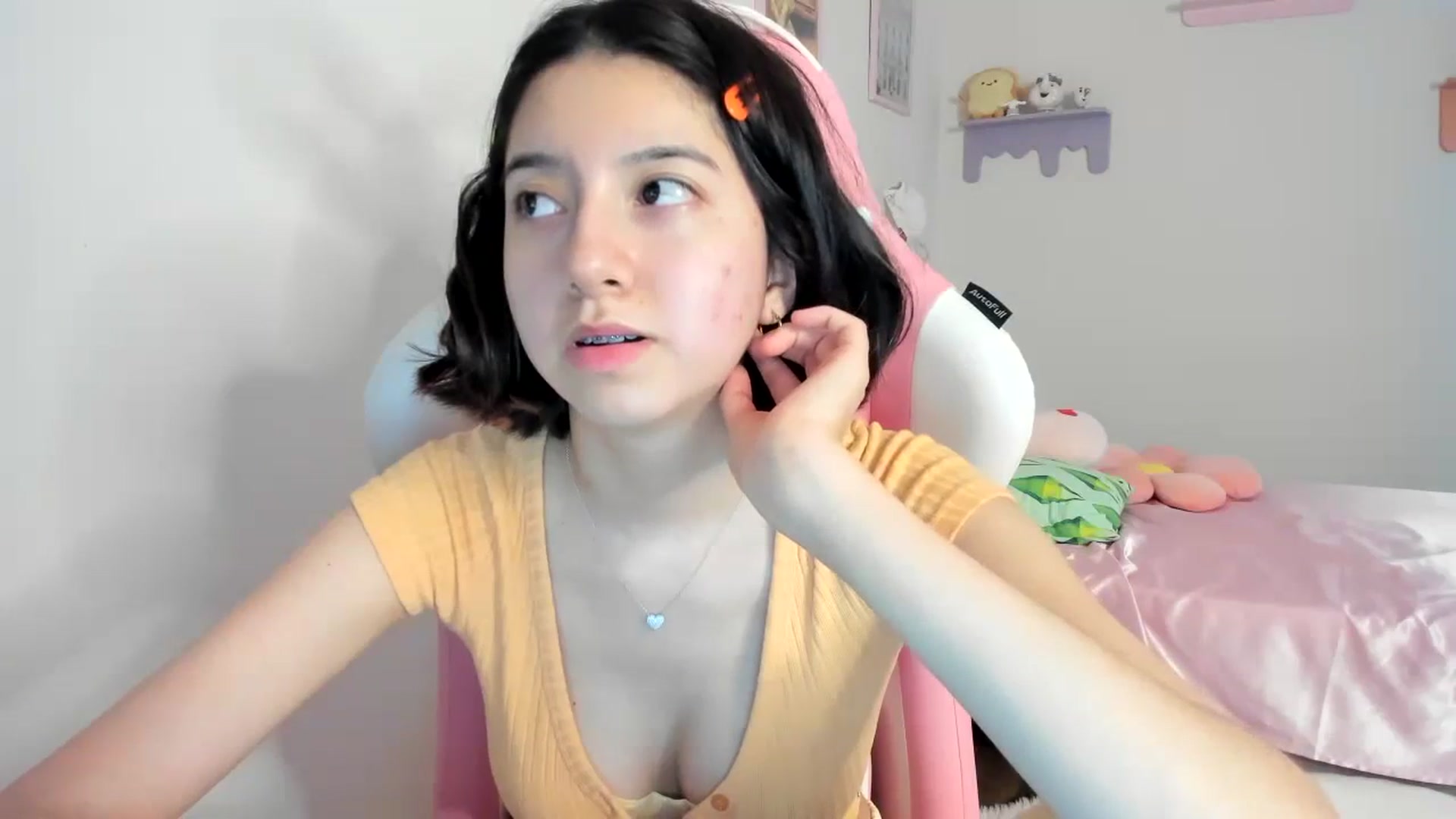 Gallery image thumbnail from Cherrycute666's myfreecams stream on, 08/19/2023, 09:25 image 5 of 20