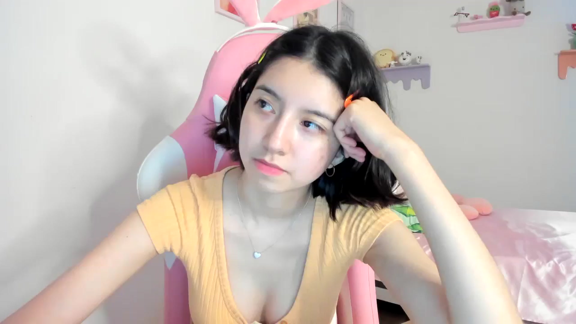 Gallery image thumbnail from Cherrycute666's myfreecams stream on, 08/19/2023, 09:25 image 1 of 20