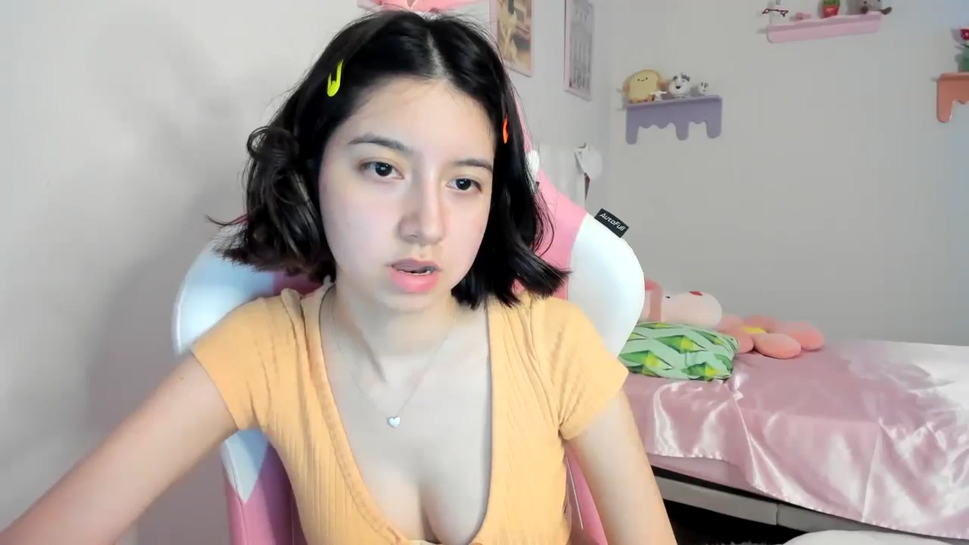 Gallery image thumbnail from Cherrycute666's myfreecams stream on, 08/19/2023, 09:25 image 16 of 20