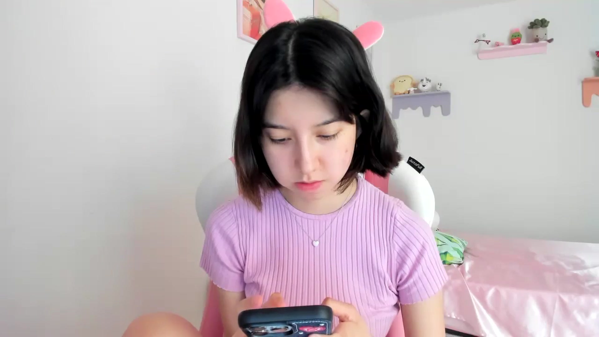 Gallery image thumbnail from Cherrycute666's myfreecams stream on, 08/19/2023, 21:16 image 8 of 20