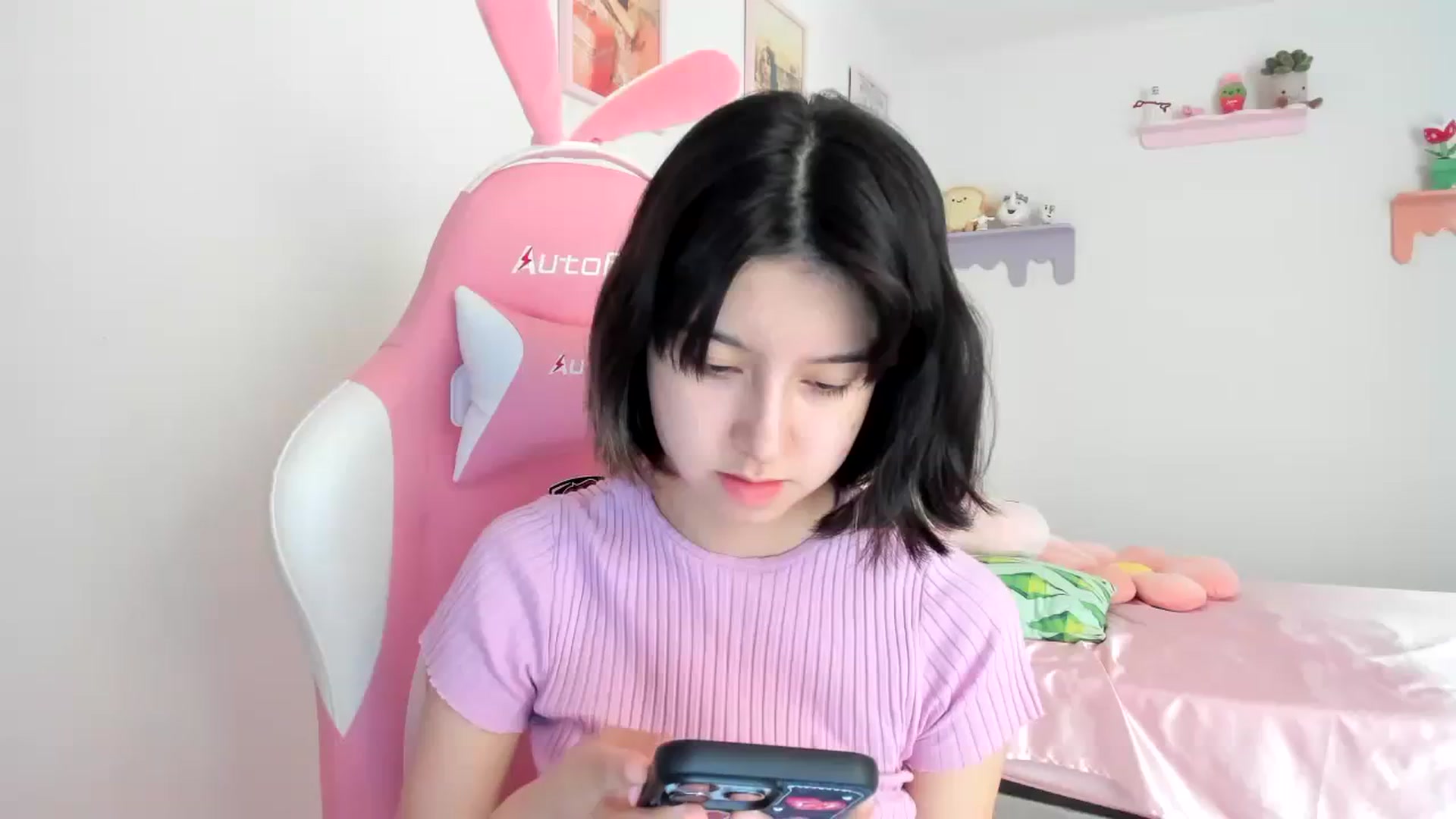 Gallery image thumbnail from Cherrycute666's myfreecams stream on, 08/19/2023, 21:16 image 1 of 20