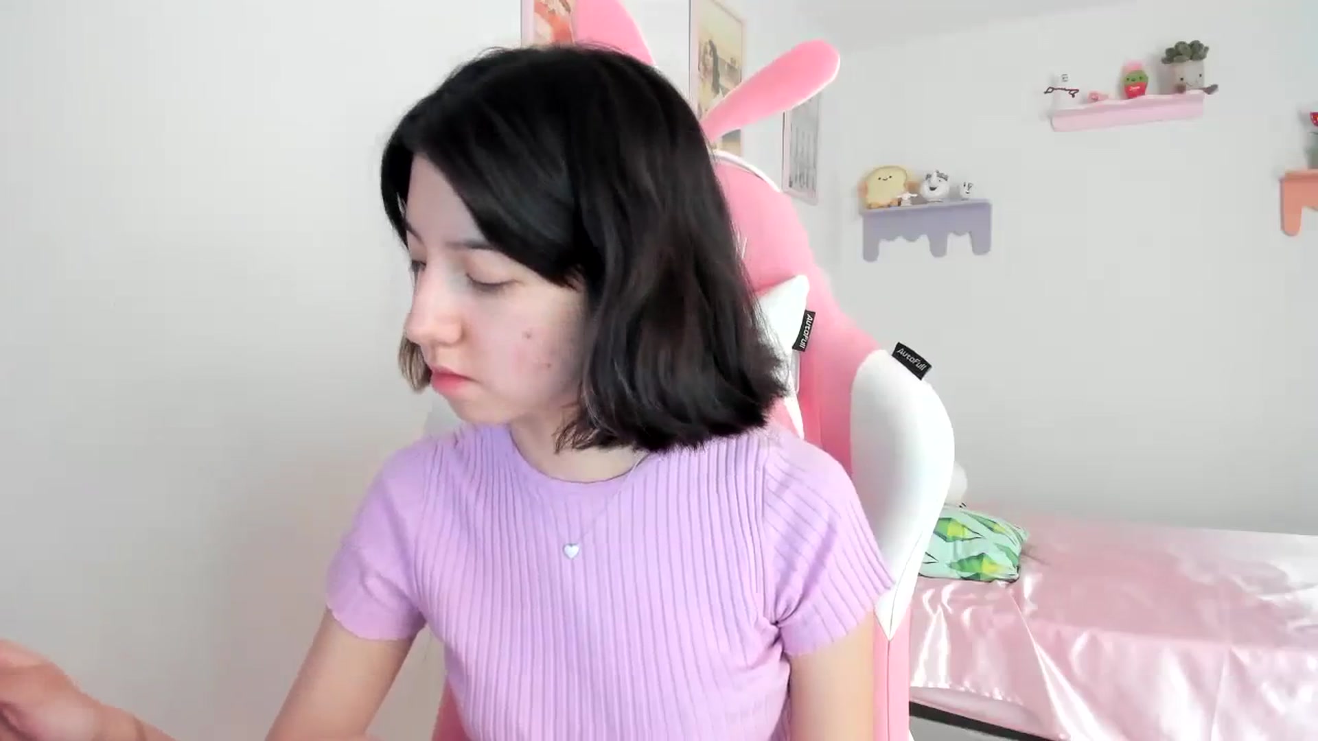Gallery image thumbnail from Cherrycute666's myfreecams stream on, 08/19/2023, 21:16 image 9 of 20