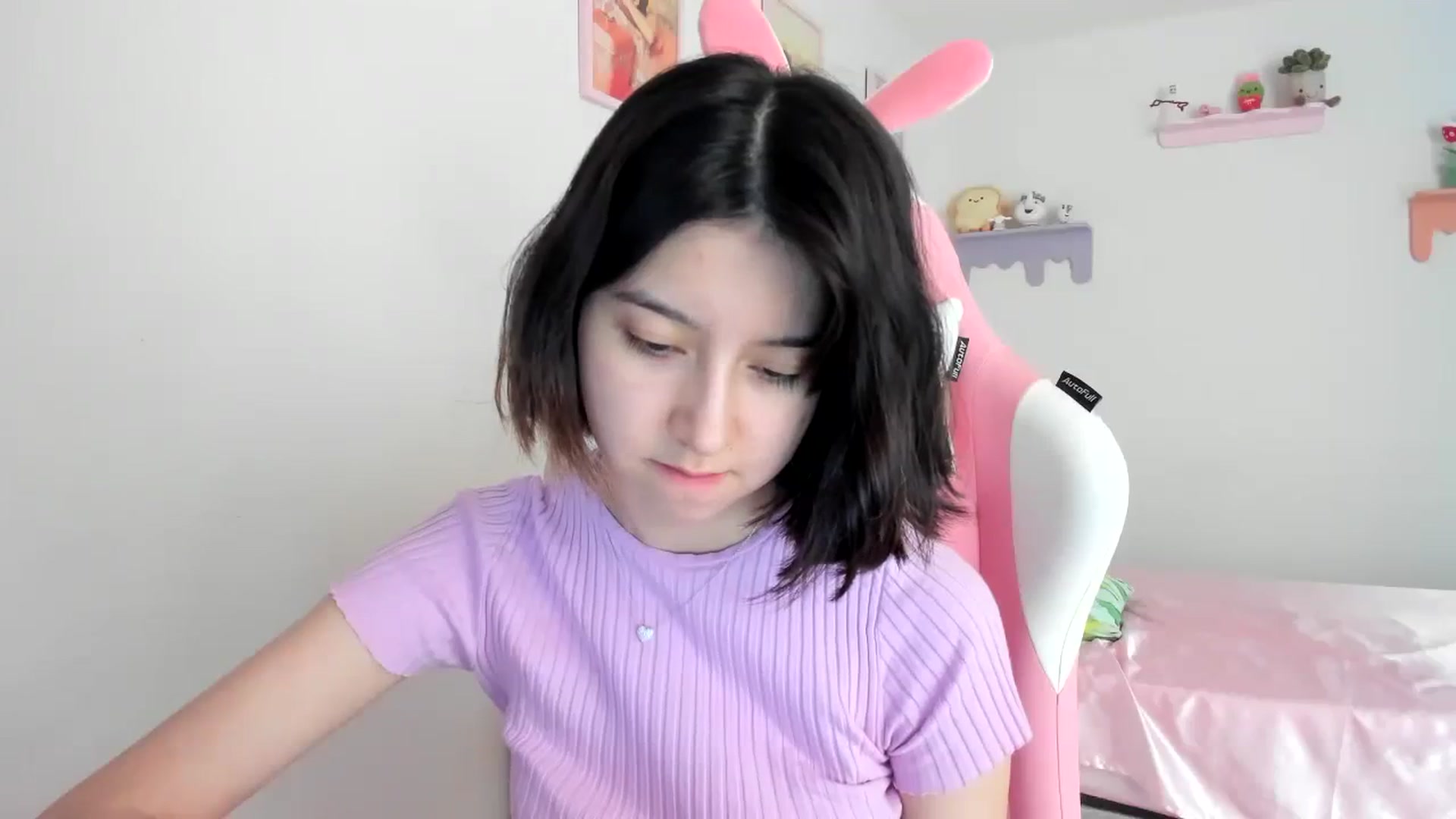 Gallery image thumbnail from Cherrycute666's myfreecams stream on, 08/19/2023, 21:16 image 11 of 20