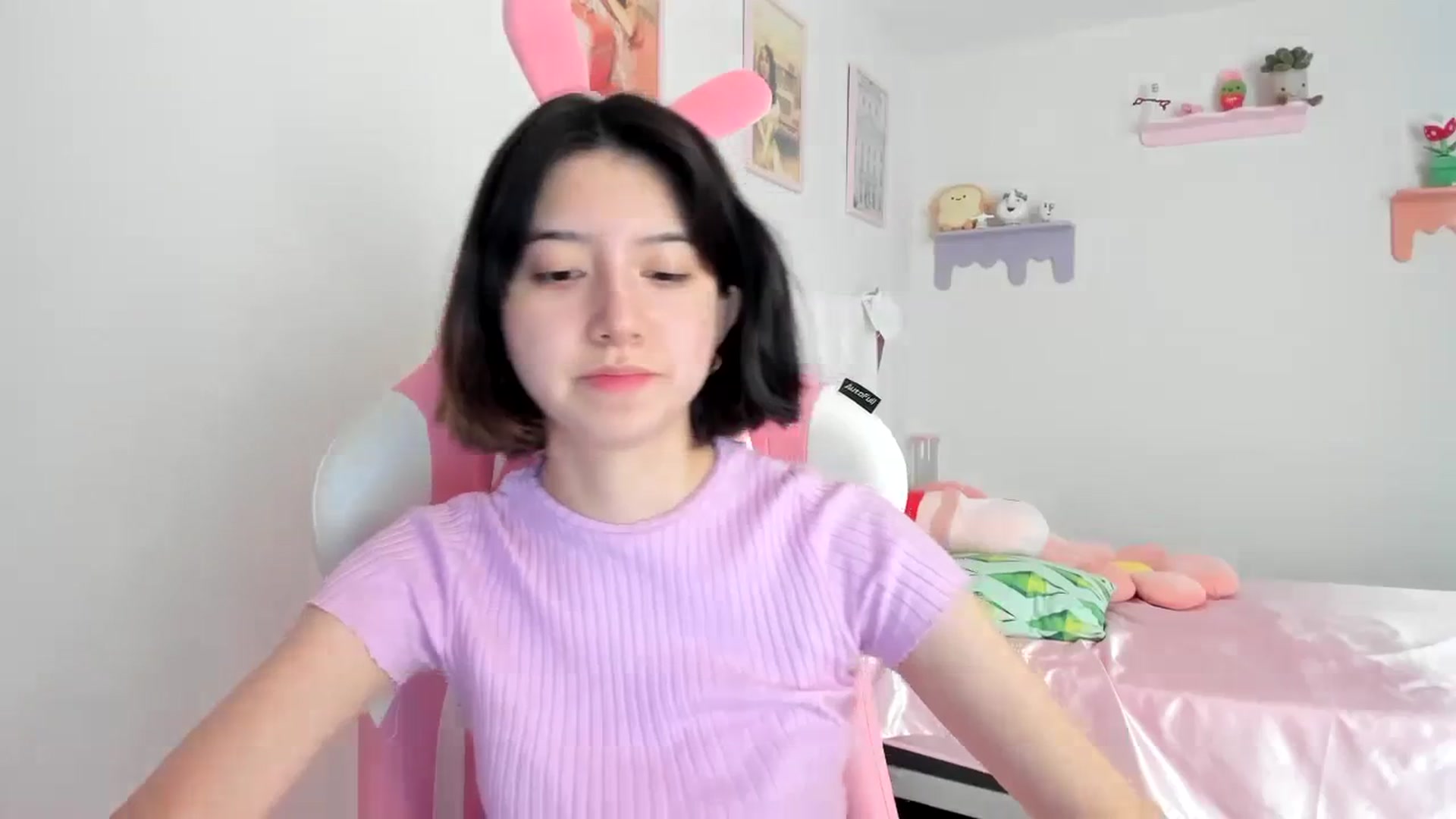 Gallery image thumbnail from Cherrycute666's myfreecams stream on, 08/19/2023, 21:16 image 2 of 20