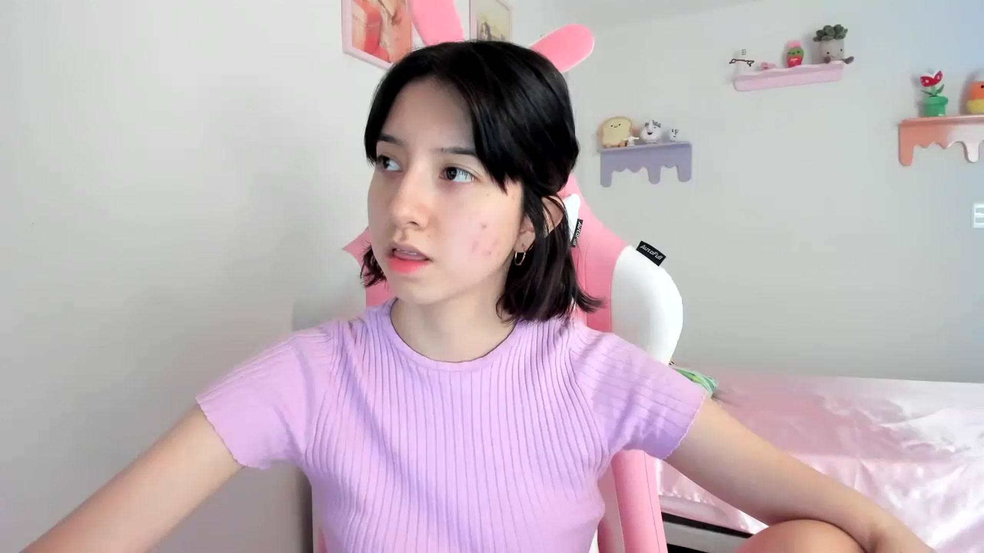Gallery image thumbnail from Cherrycute666's myfreecams stream on, 08/19/2023, 21:16 image 18 of 20