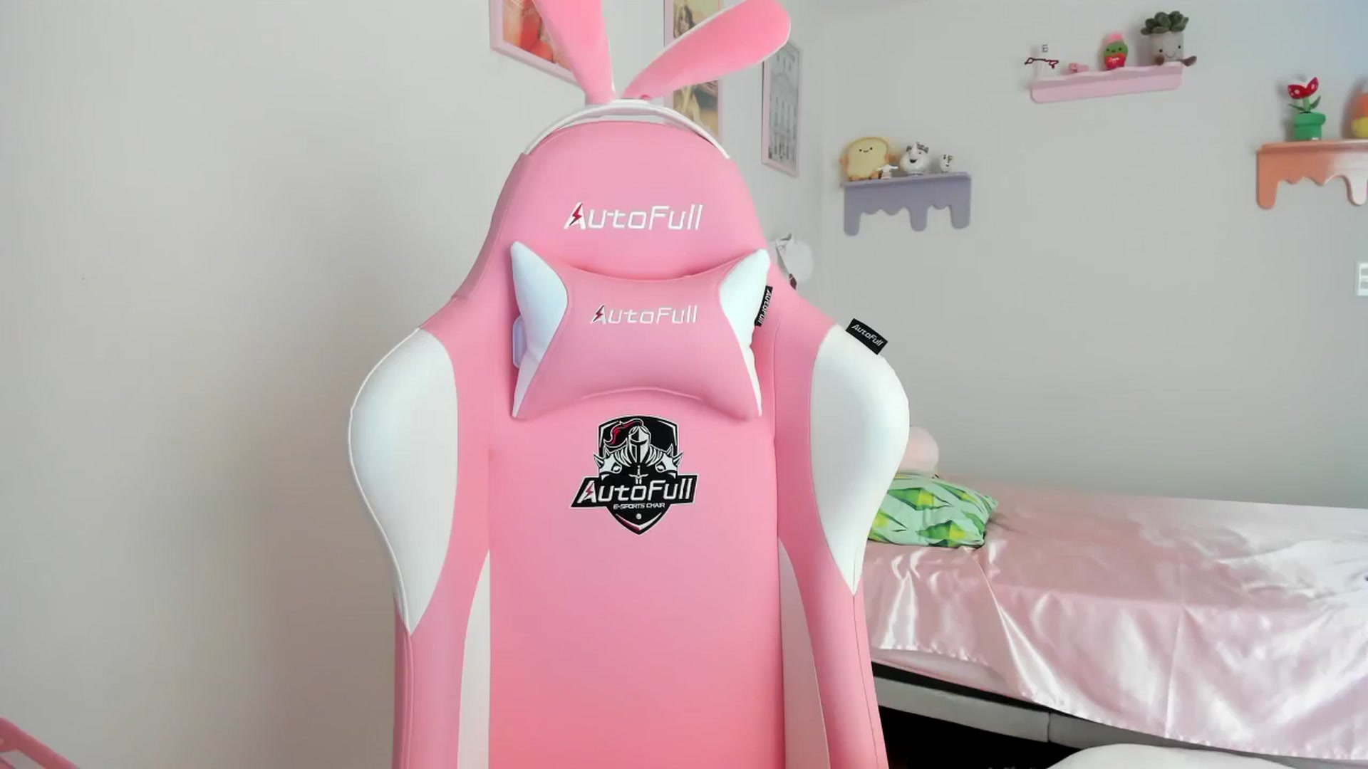 Gallery image thumbnail from Cherrycute666's myfreecams stream on, 08/19/2023, 22:02 image 14 of 20
