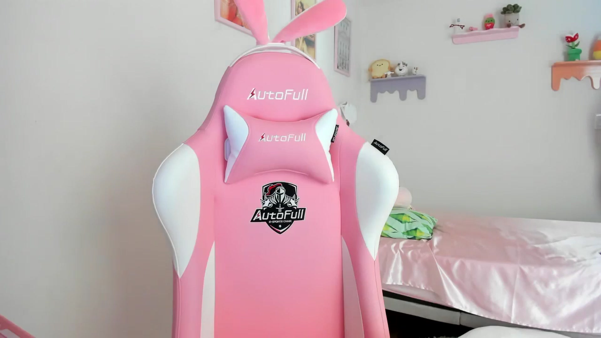 Gallery image thumbnail from Cherrycute666's myfreecams stream on, 08/19/2023, 22:02 image 13 of 20