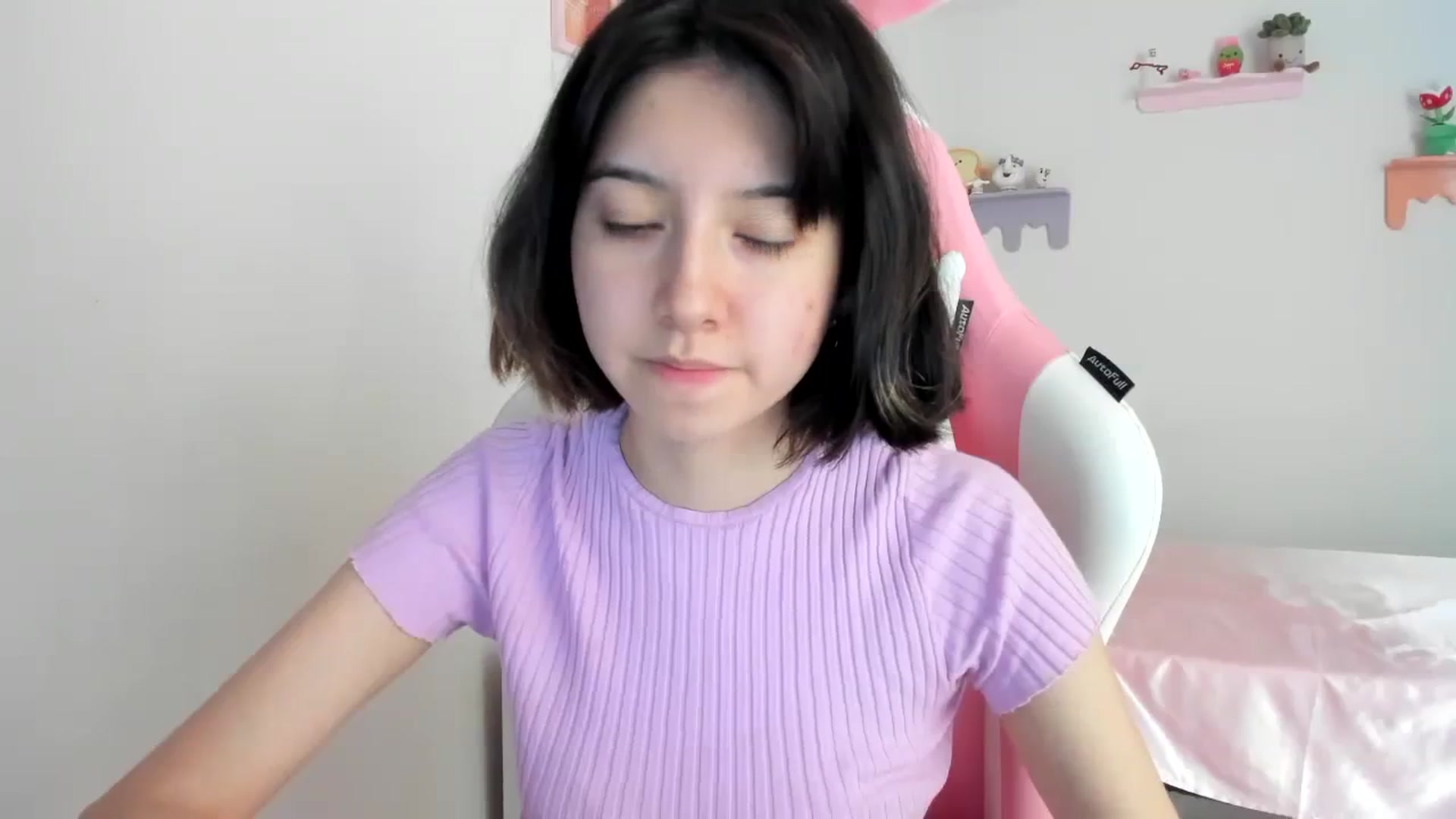 Gallery image thumbnail from Cherrycute666's myfreecams stream on, 08/19/2023, 22:02 image 17 of 20