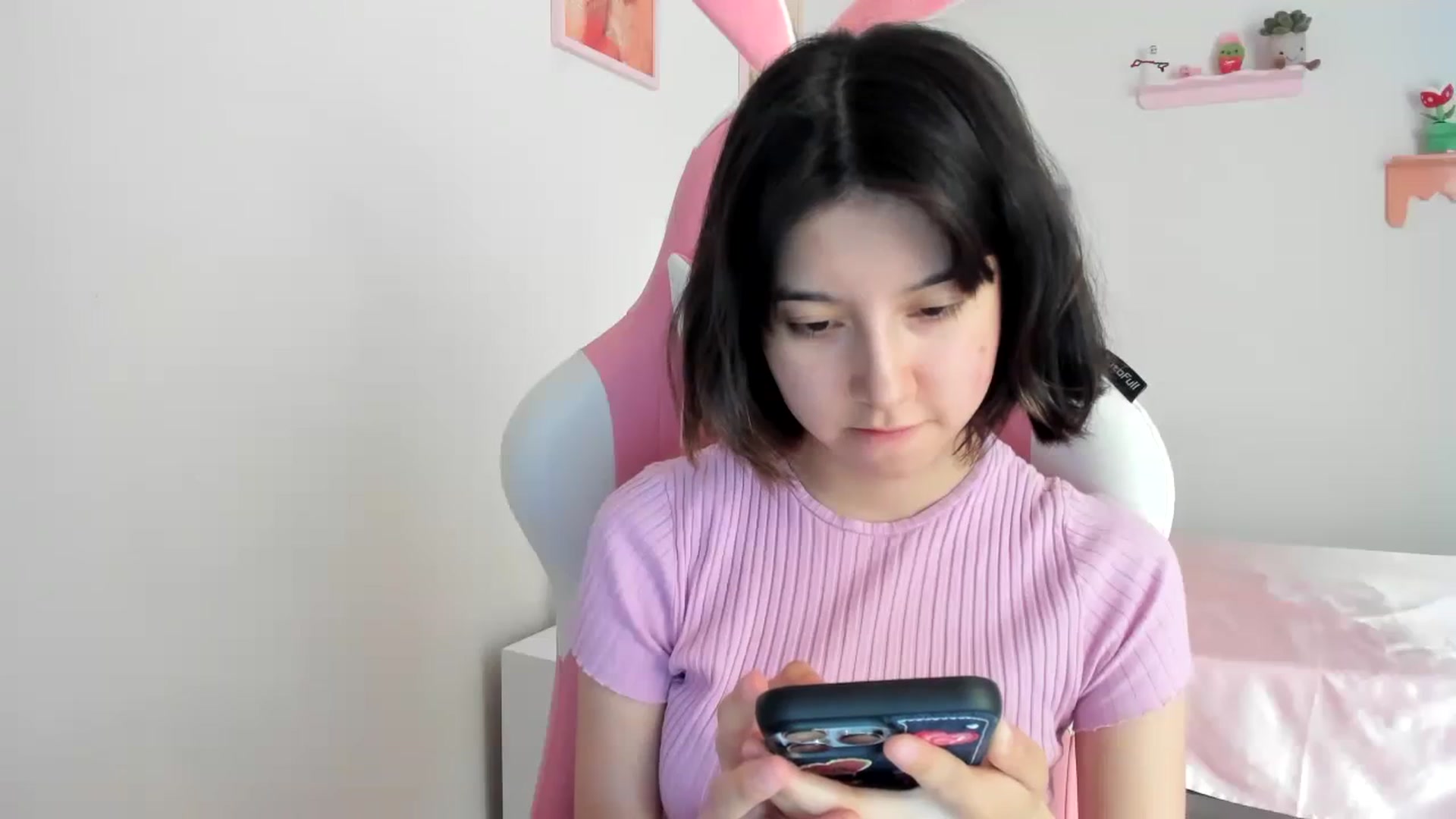 Gallery image thumbnail from Cherrycute666's myfreecams stream on, 08/19/2023, 22:02 image 19 of 20