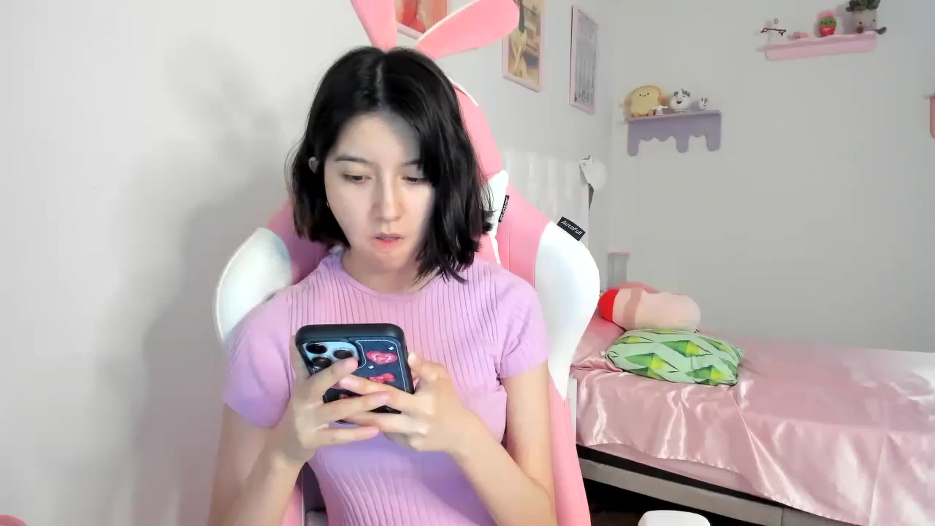 Gallery image thumbnail from Cherrycute666's myfreecams stream on, 08/20/2023, 03:07 image 1 of 20