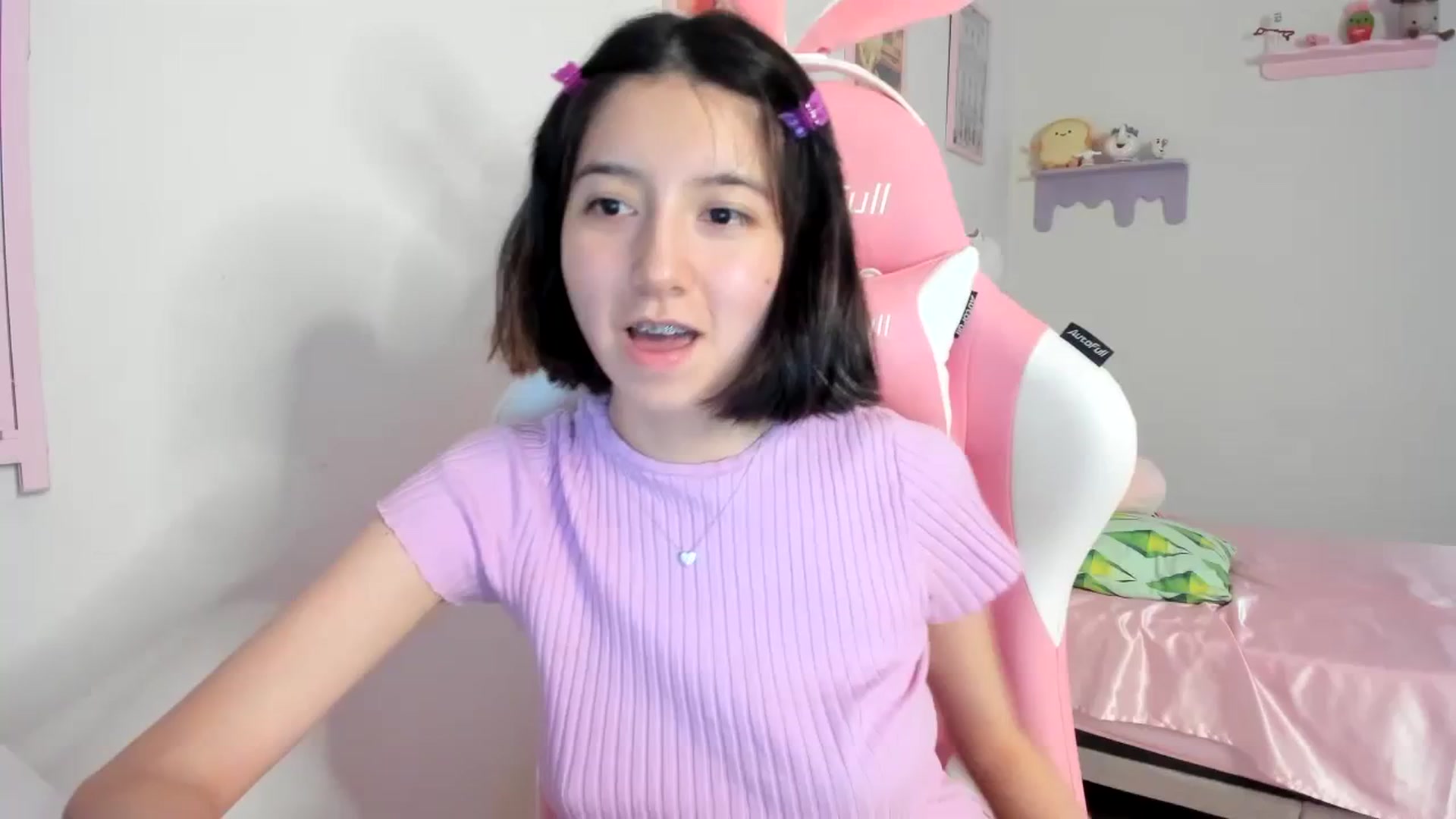 Gallery image thumbnail from Cherrycute666's myfreecams stream on, 08/20/2023, 04:14 image 1 of 20
