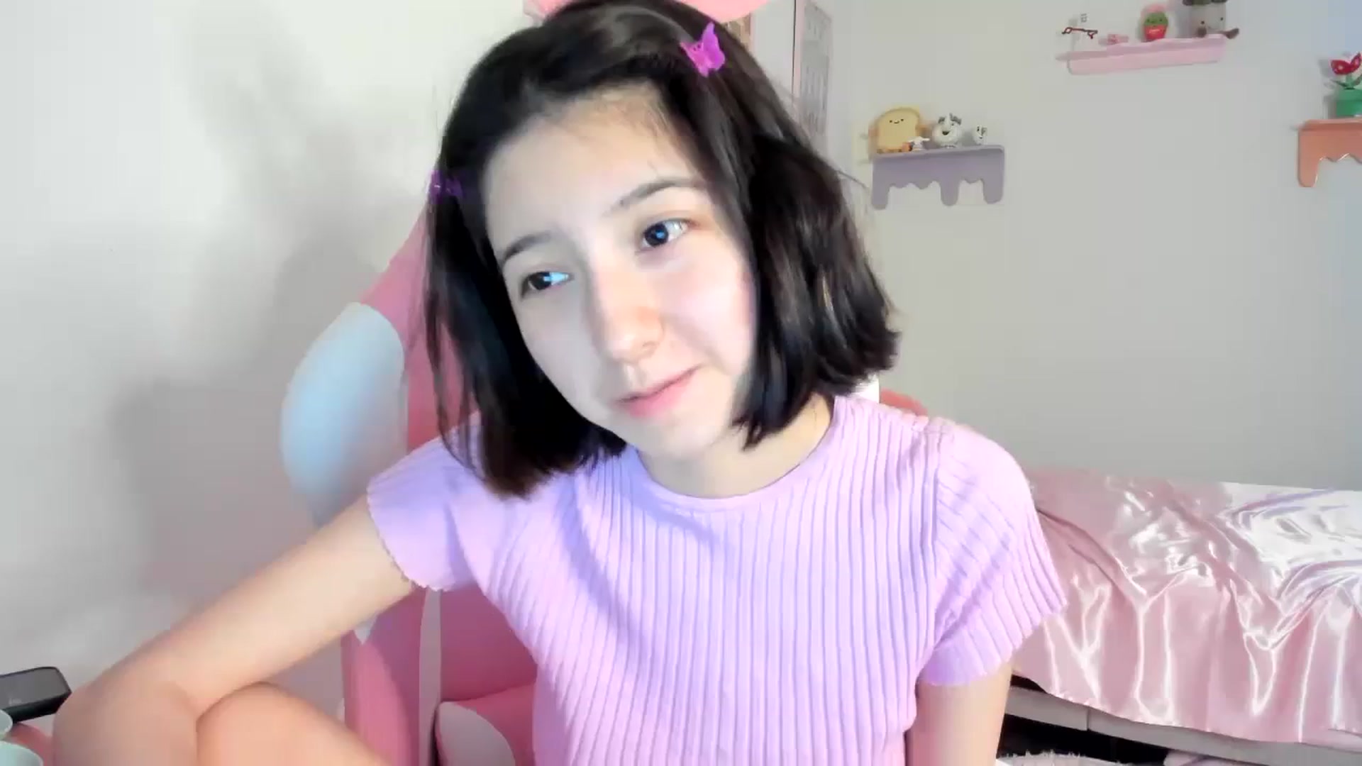 Gallery image thumbnail from Cherrycute666's myfreecams stream on, 08/20/2023, 06:03 image 1 of 20