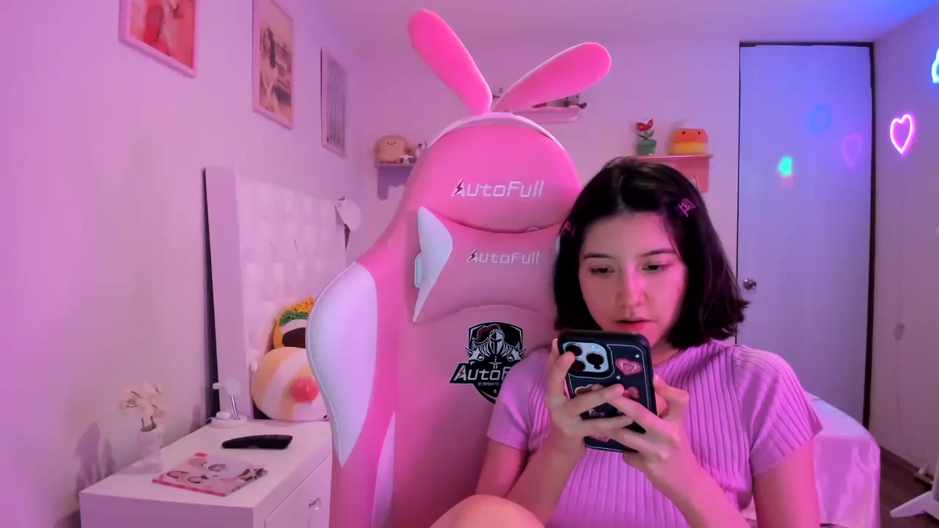 Gallery image thumbnail from Cherrycute666's myfreecams stream on, 08/20/2023, 07:15 image 6 of 20