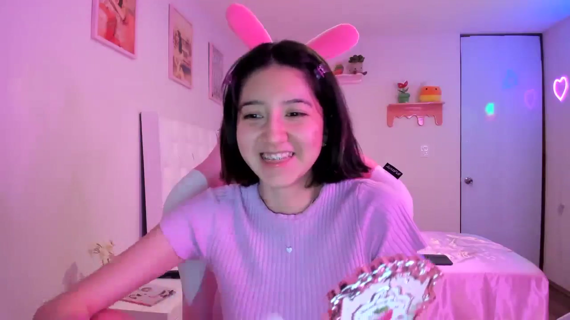 Gallery image thumbnail from Cherrycute666's myfreecams stream on, 08/20/2023, 07:15 image 10 of 20