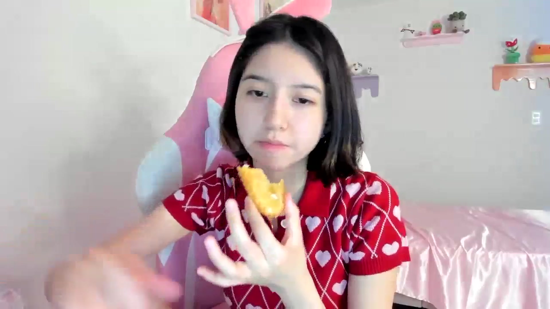 Gallery image thumbnail from Cherrycute666's myfreecams stream on, 08/21/2023, 03:00 image 3 of 20