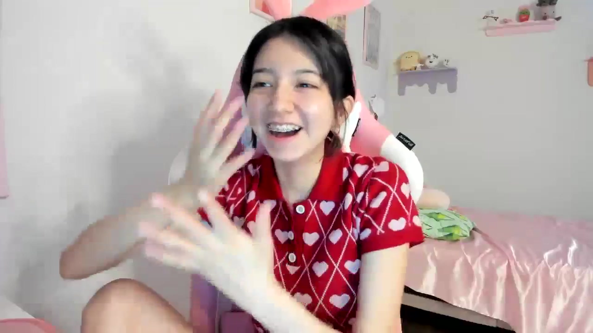 Gallery image thumbnail from Cherrycute666's myfreecams stream on, 08/21/2023, 03:00 image 10 of 20