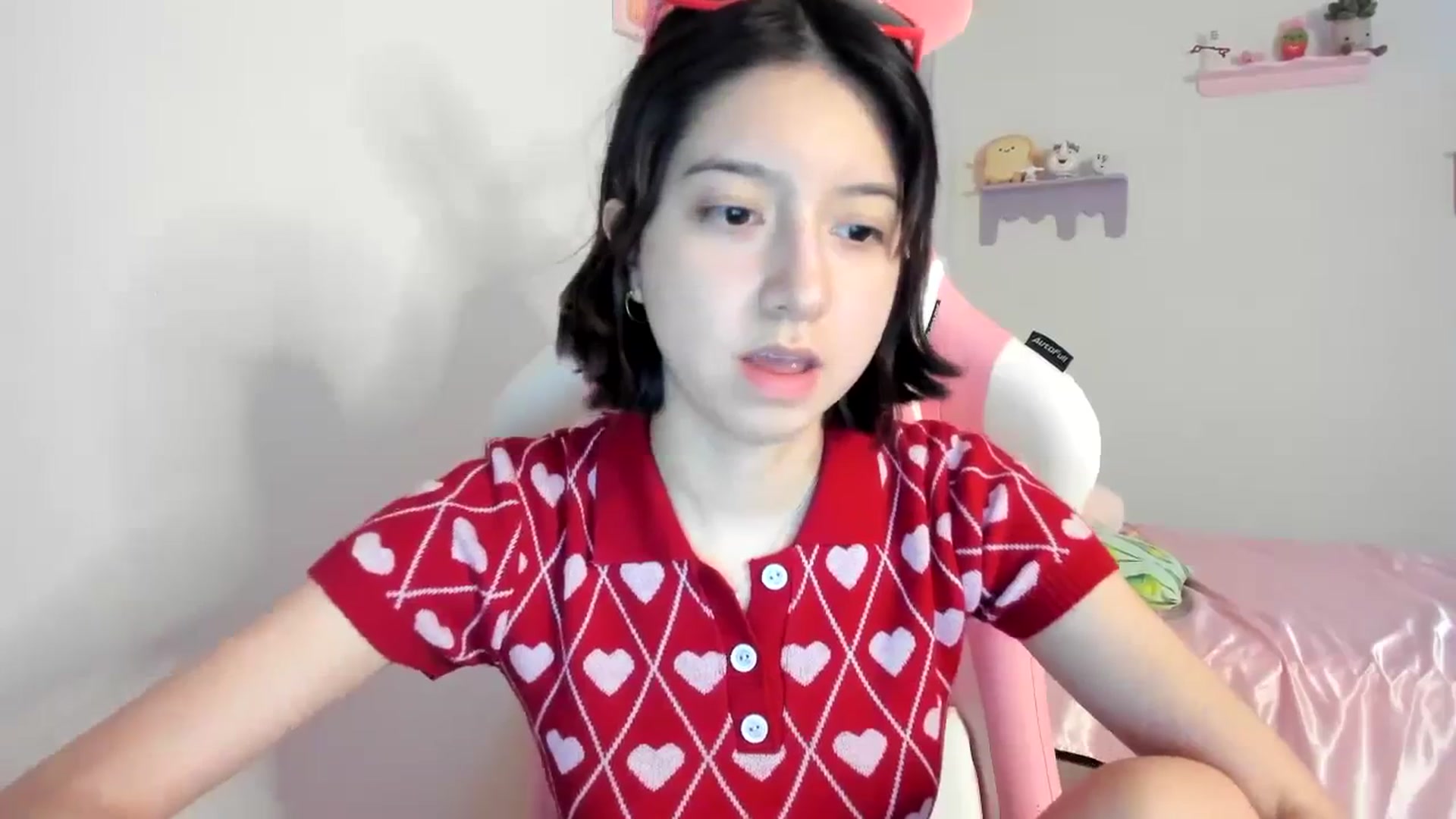Gallery image thumbnail from Cherrycute666's myfreecams stream on, 08/21/2023, 03:00 image 17 of 20