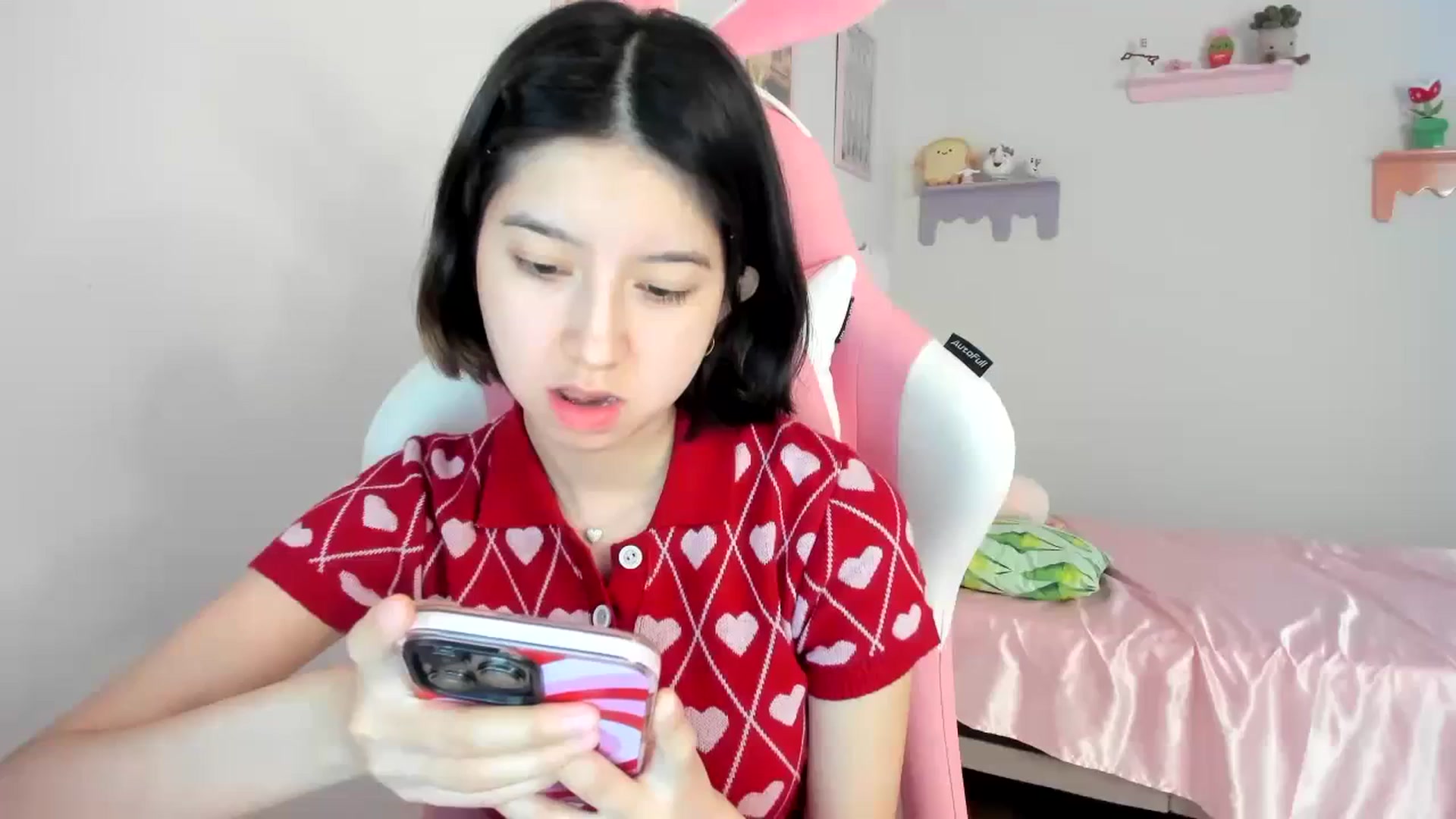 Gallery image thumbnail from Cherrycute666's myfreecams stream on, 08/21/2023, 03:00 image 1 of 20