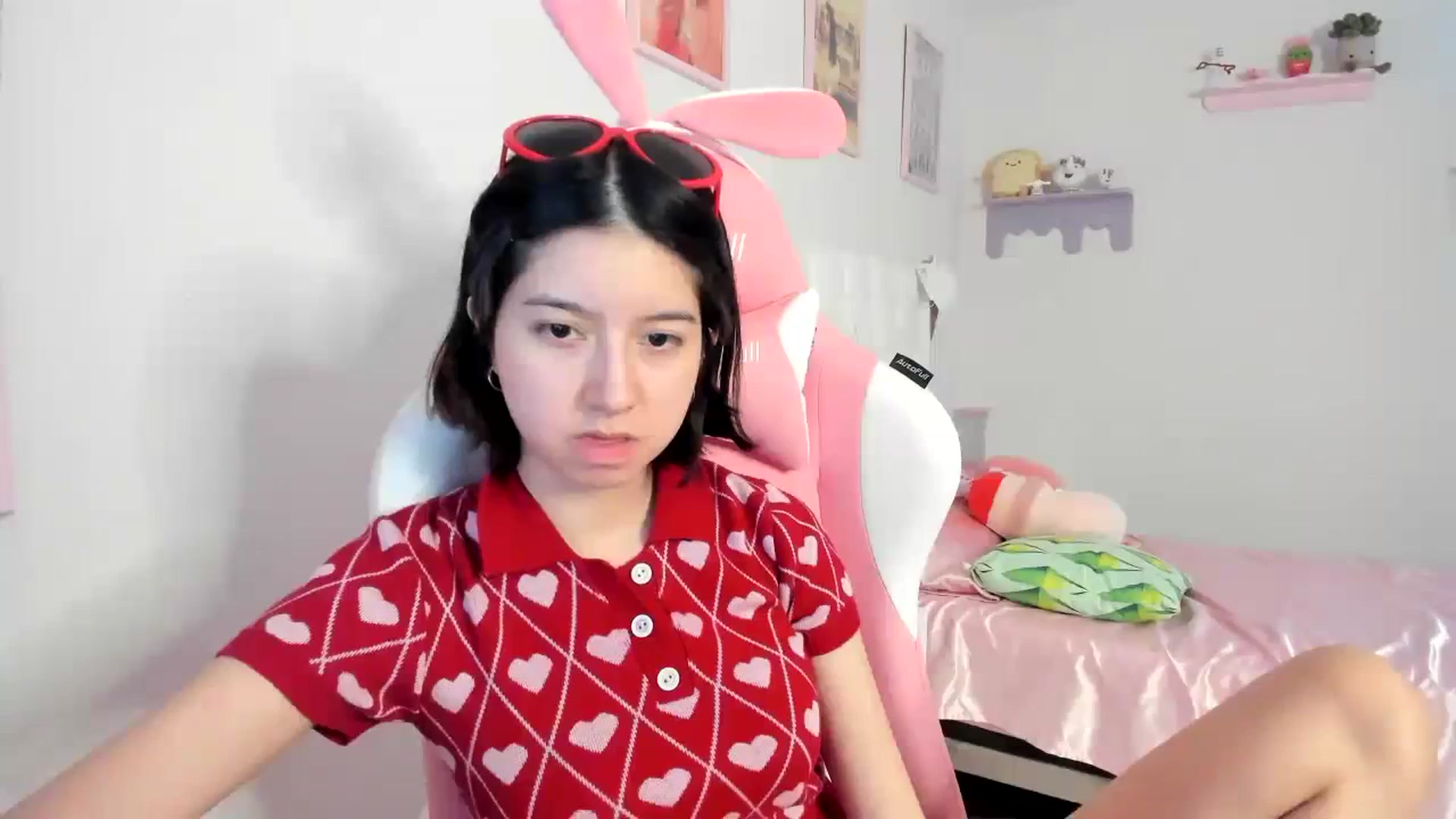 Gallery image thumbnail from Cherrycute666's myfreecams stream on, 08/21/2023, 04:46 image 10 of 20