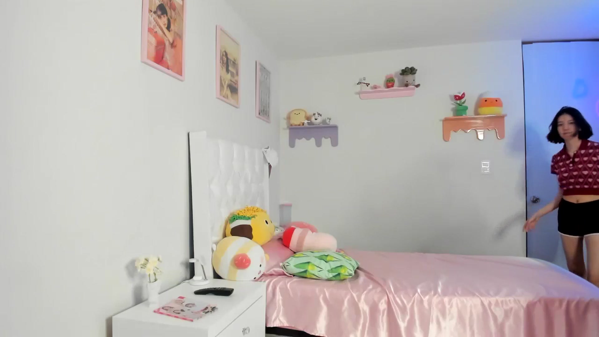 Gallery image thumbnail from Cherrycute666's myfreecams stream on, 08/21/2023, 04:46 image 13 of 20