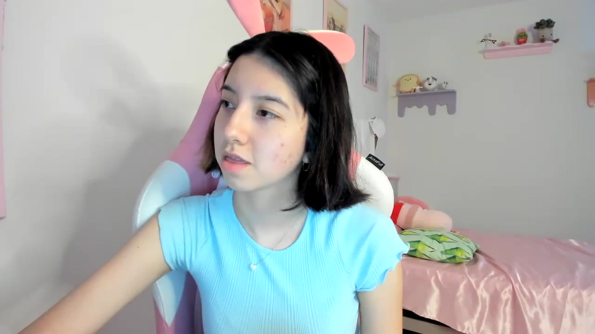 Gallery image thumbnail from Cherrycute666's myfreecams stream on, 08/21/2023, 07:02 image 17 of 20