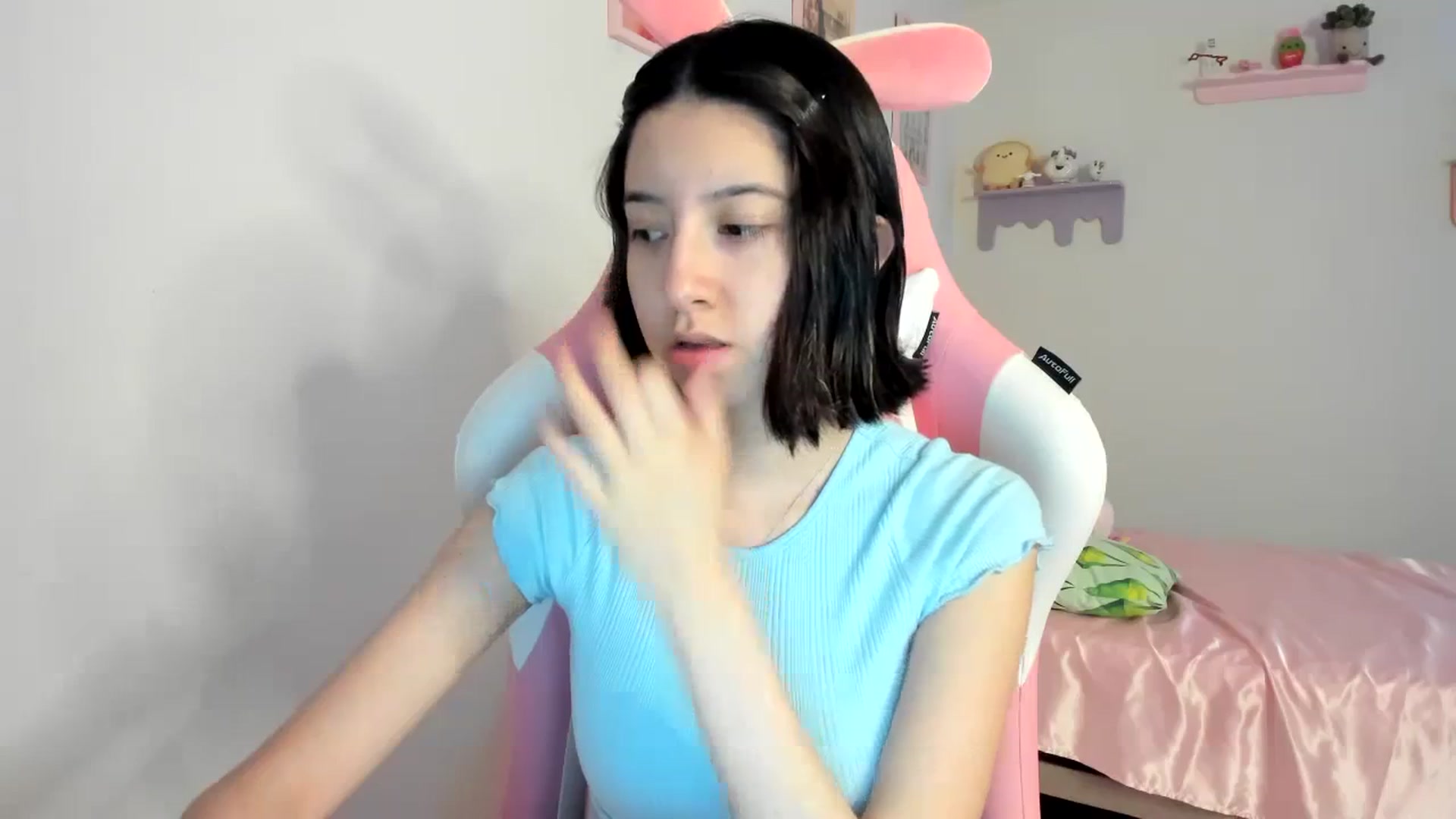 Gallery image thumbnail from Cherrycute666's myfreecams stream on, 08/21/2023, 07:02 image 5 of 20