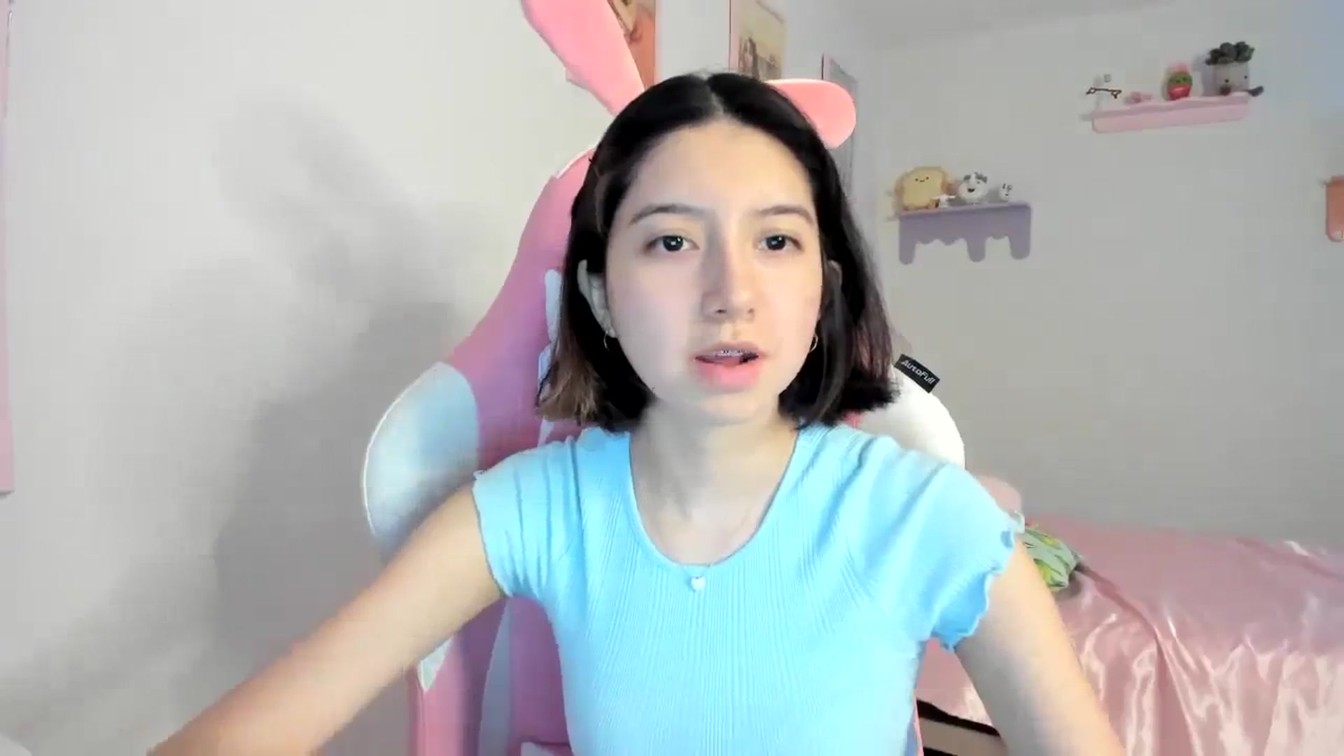 Gallery image thumbnail from Cherrycute666's myfreecams stream on, 08/21/2023, 07:02 image 14 of 20