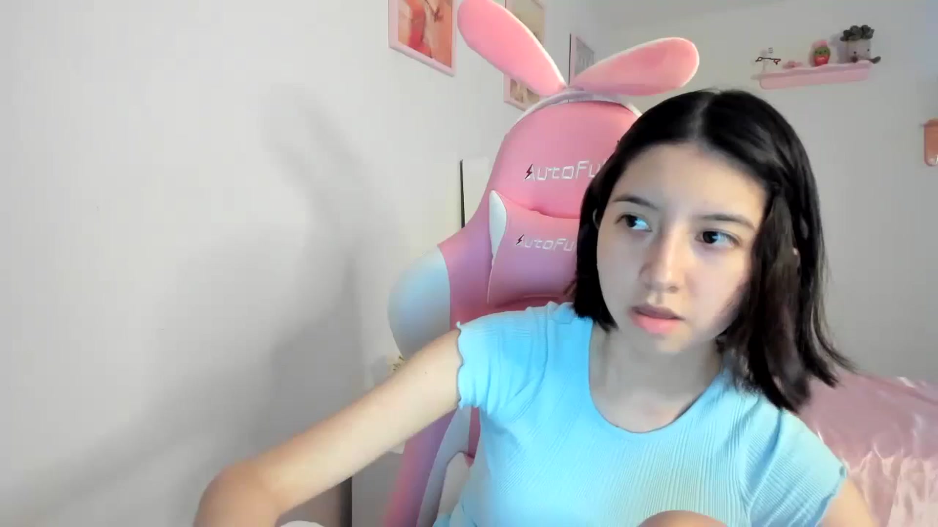 Gallery image thumbnail from Cherrycute666's myfreecams stream on, 08/21/2023, 07:02 image 7 of 20