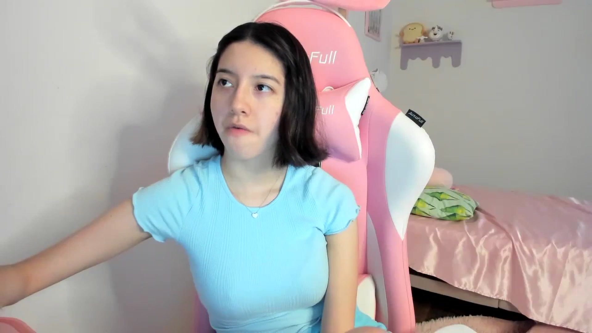 Gallery image thumbnail from Cherrycute666's myfreecams stream on, 08/21/2023, 07:02 image 11 of 20