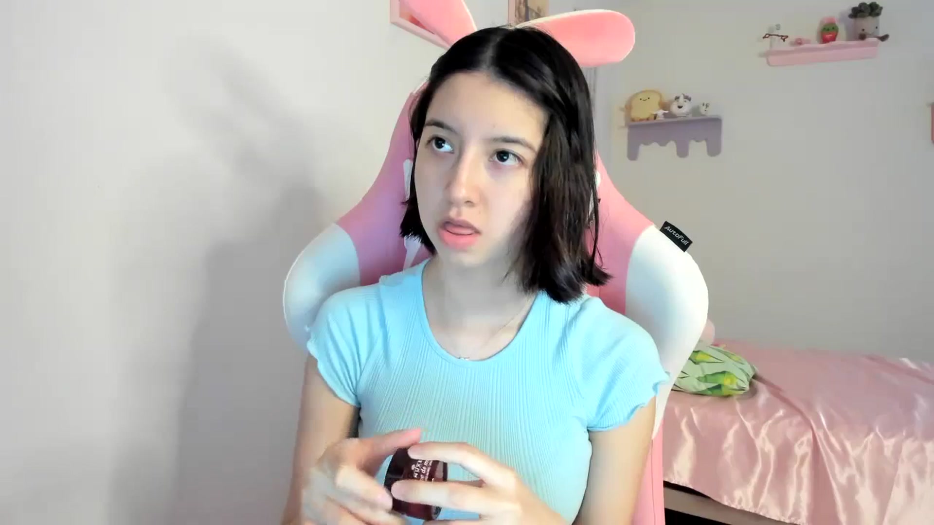 Gallery image thumbnail from Cherrycute666's myfreecams stream on, 08/21/2023, 07:02 image 6 of 20