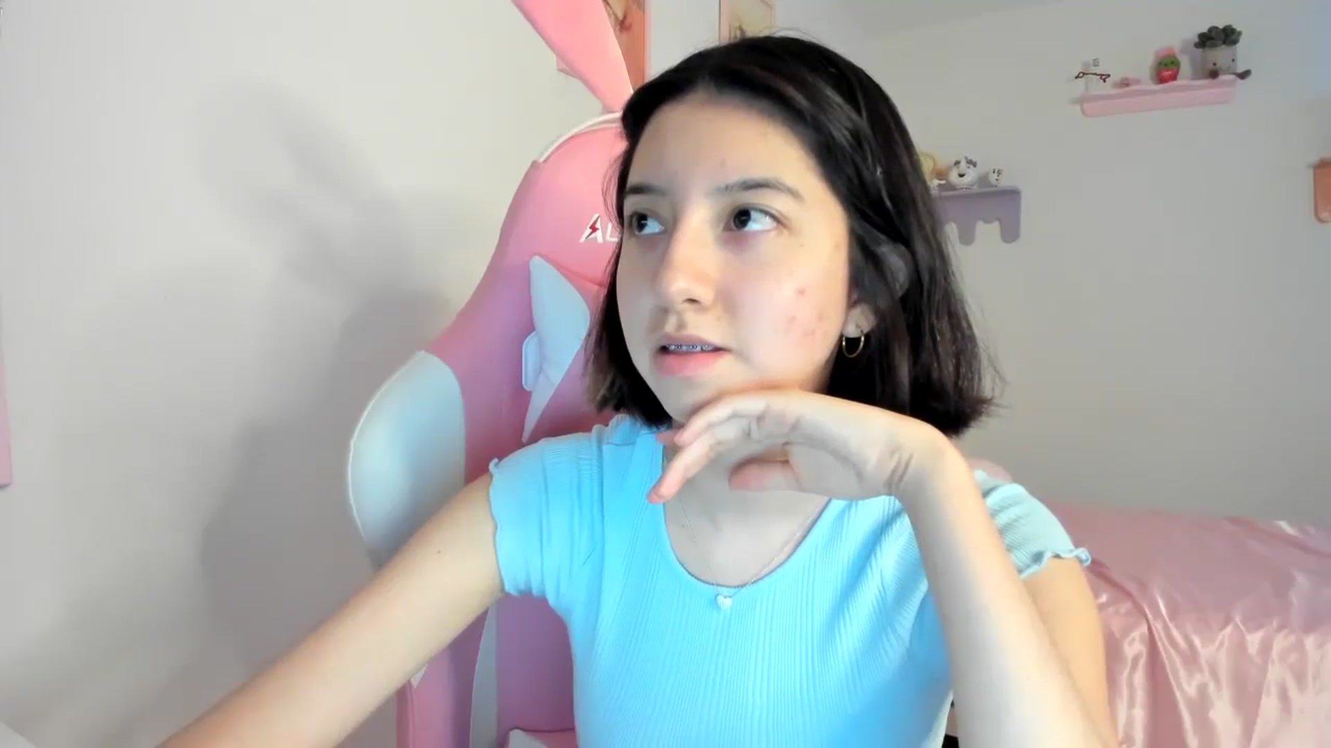 Gallery image thumbnail from Cherrycute666's myfreecams stream on, 08/21/2023, 07:02 image 15 of 20