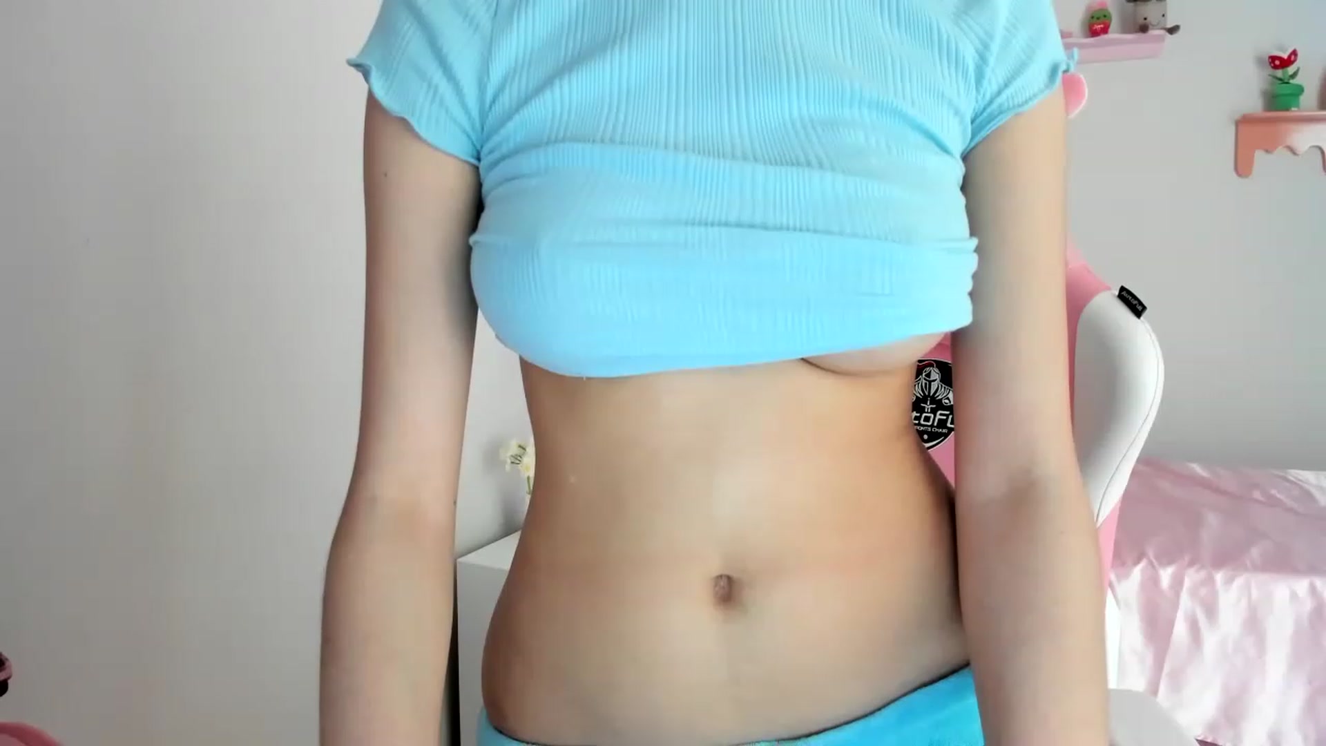 Gallery image thumbnail from Cherrycute666's myfreecams stream on, 08/21/2023, 19:39 image 10 of 20