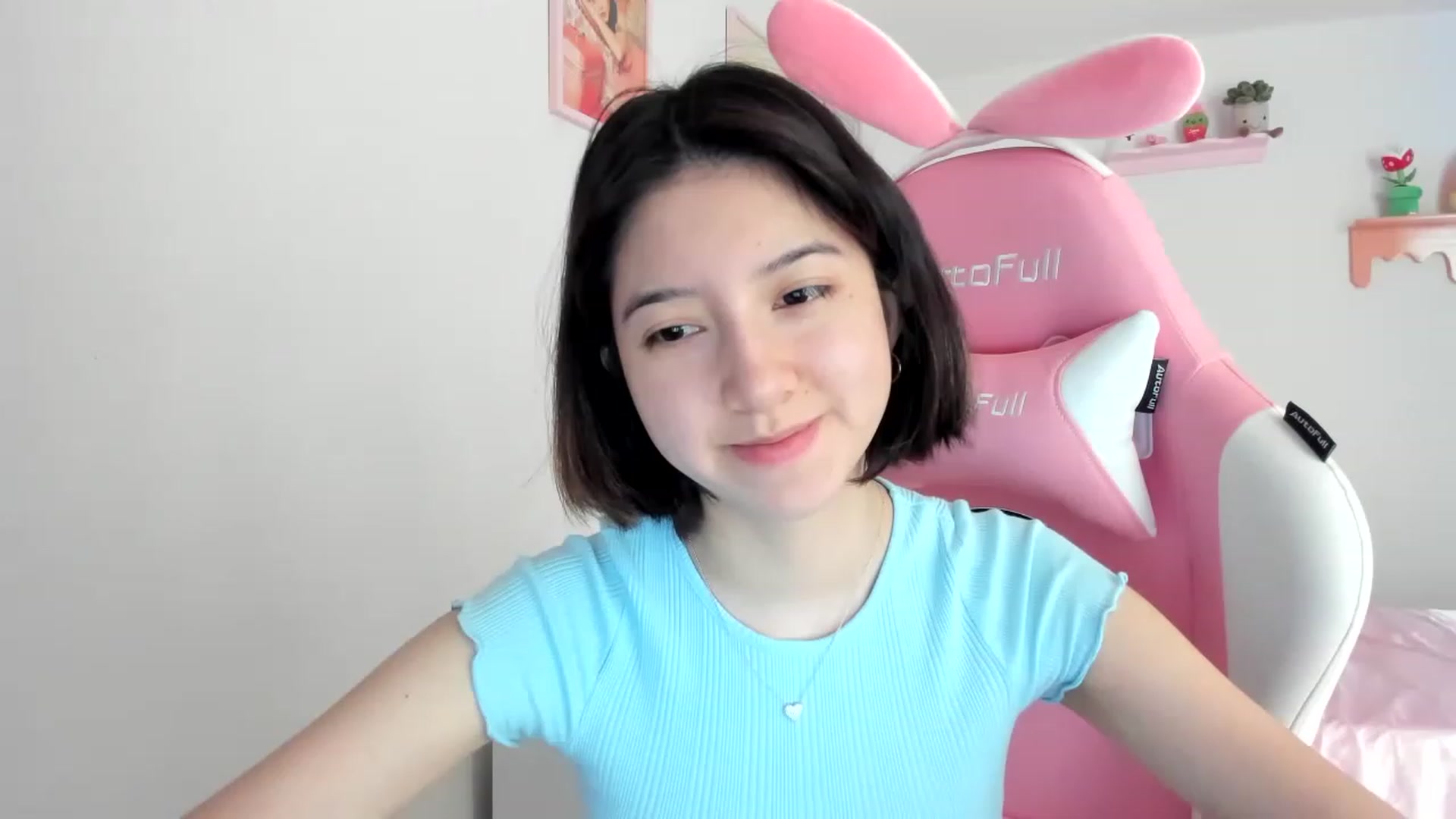 Gallery image thumbnail from Cherrycute666's myfreecams stream on, 08/21/2023, 19:39 image 6 of 20