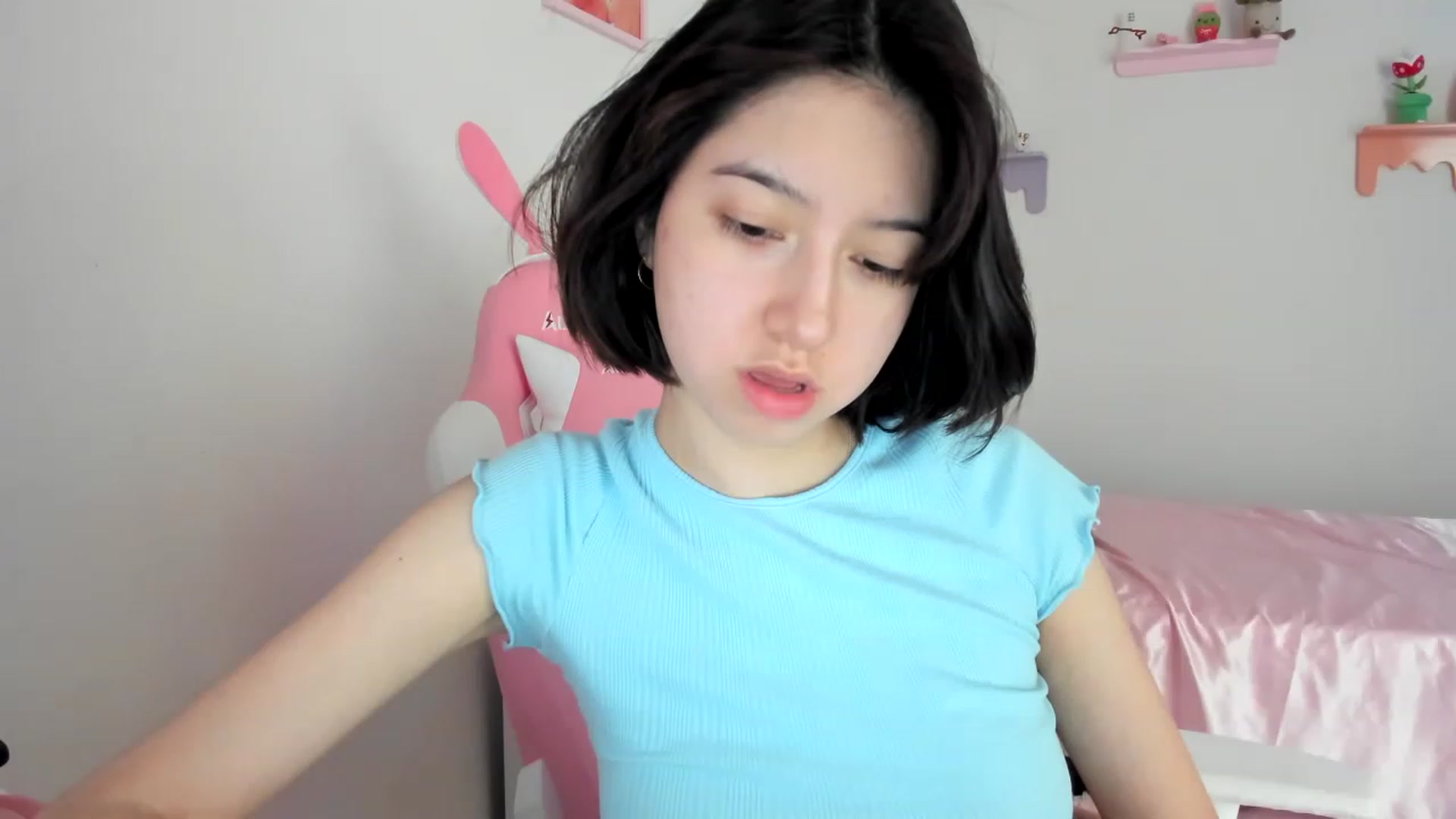 Gallery image thumbnail from Cherrycute666's myfreecams stream on, 08/21/2023, 19:39 image 12 of 20