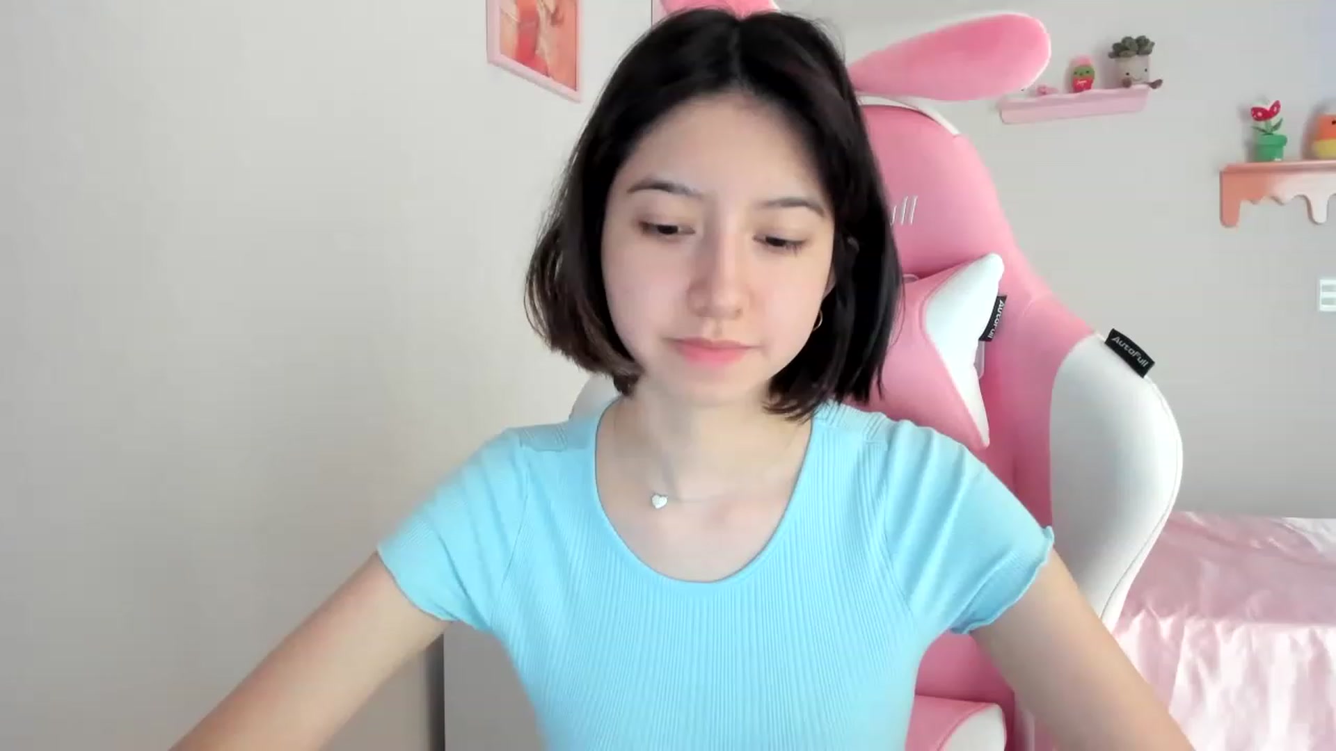 Gallery image thumbnail from Cherrycute666's myfreecams stream on, 08/21/2023, 19:39 image 18 of 20