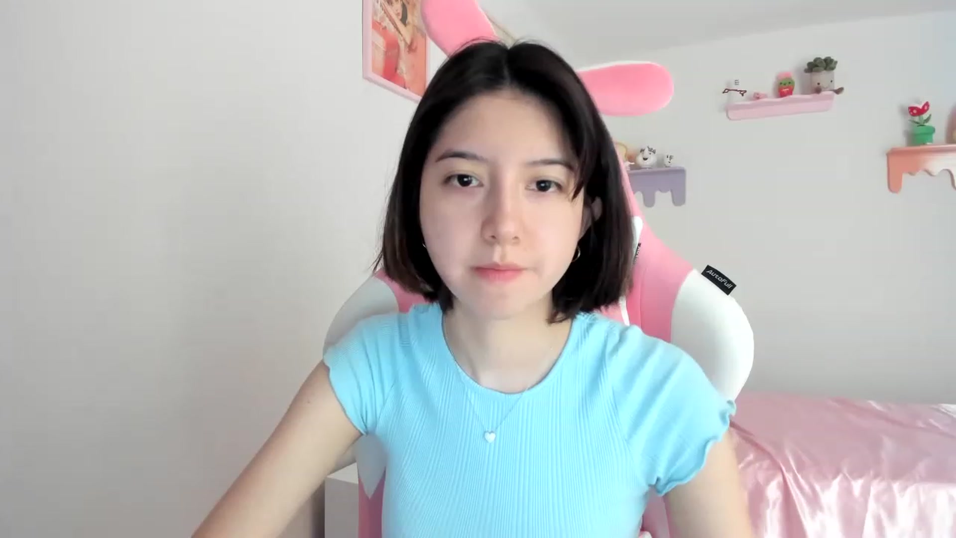 Gallery image thumbnail from Cherrycute666's myfreecams stream on, 08/21/2023, 19:39 image 4 of 20