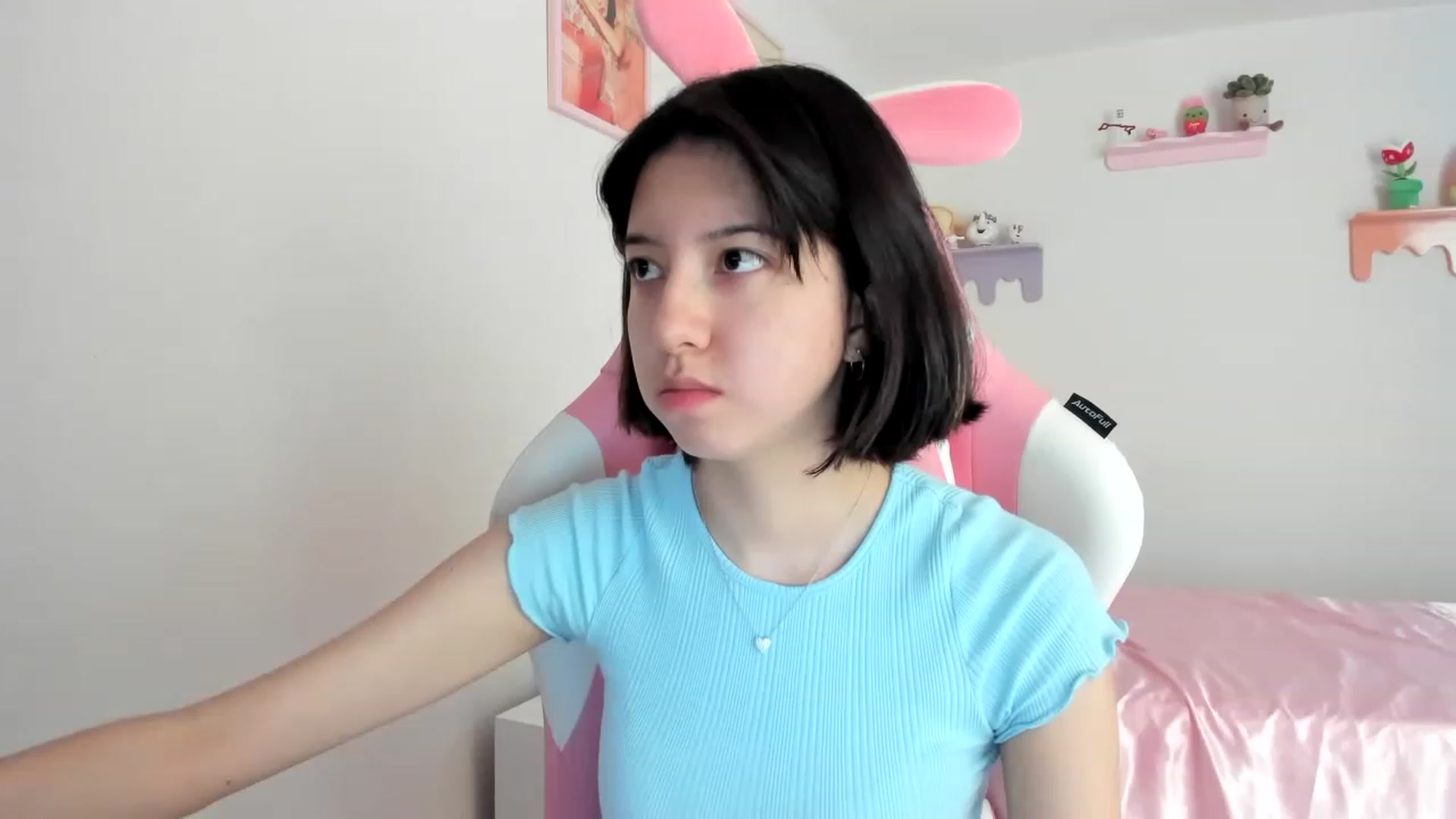 Gallery image thumbnail from Cherrycute666's myfreecams stream on, 08/21/2023, 19:39 image 5 of 20