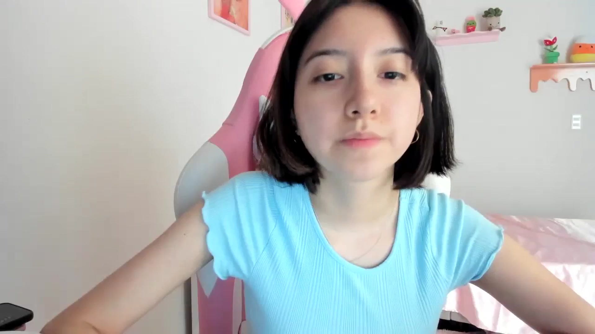 Gallery image thumbnail from Cherrycute666's myfreecams stream on, 08/21/2023, 20:45 image 7 of 20
