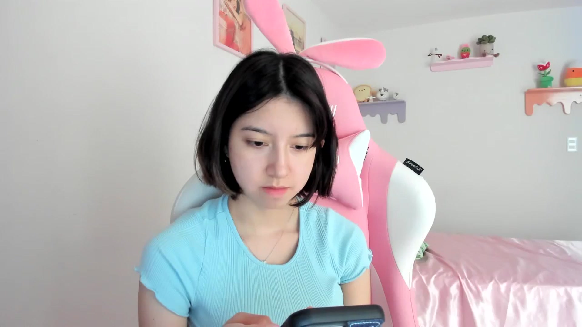 Gallery image thumbnail from Cherrycute666's myfreecams stream on, 08/21/2023, 20:45 image 4 of 20