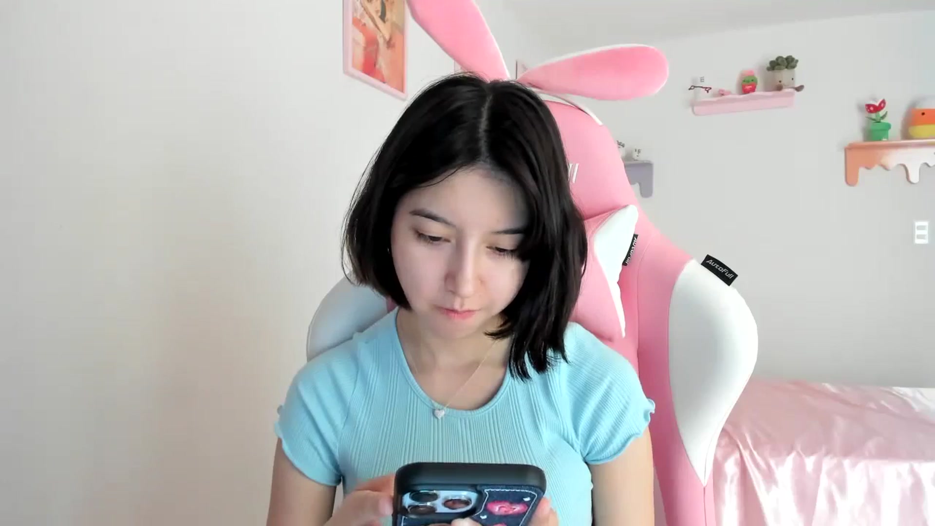Gallery image thumbnail from Cherrycute666's myfreecams stream on, 08/21/2023, 20:45 image 3 of 20