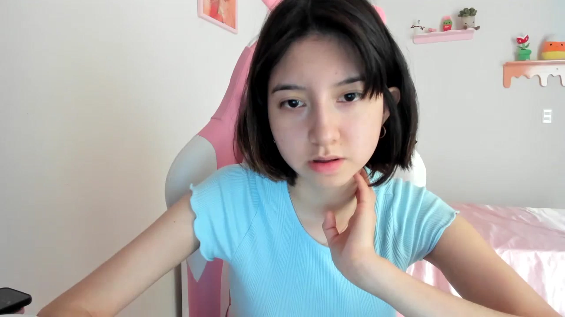 Gallery image thumbnail from Cherrycute666's myfreecams stream on, 08/21/2023, 20:45 image 6 of 20