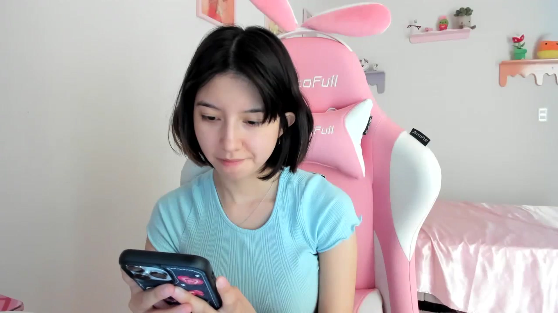 Gallery image thumbnail from Cherrycute666's myfreecams stream on, 08/21/2023, 20:45 image 5 of 20