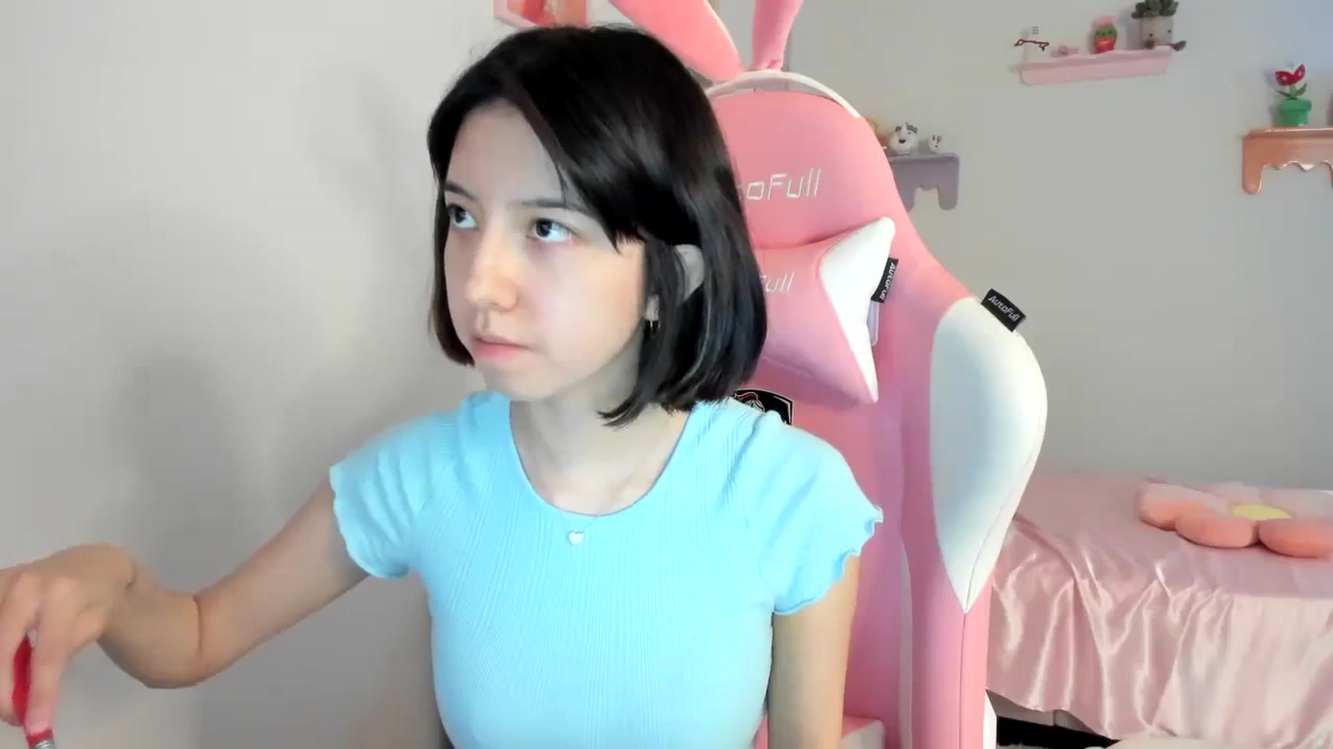Gallery image thumbnail from Cherrycute666's myfreecams stream on, 08/21/2023, 23:06 image 9 of 20